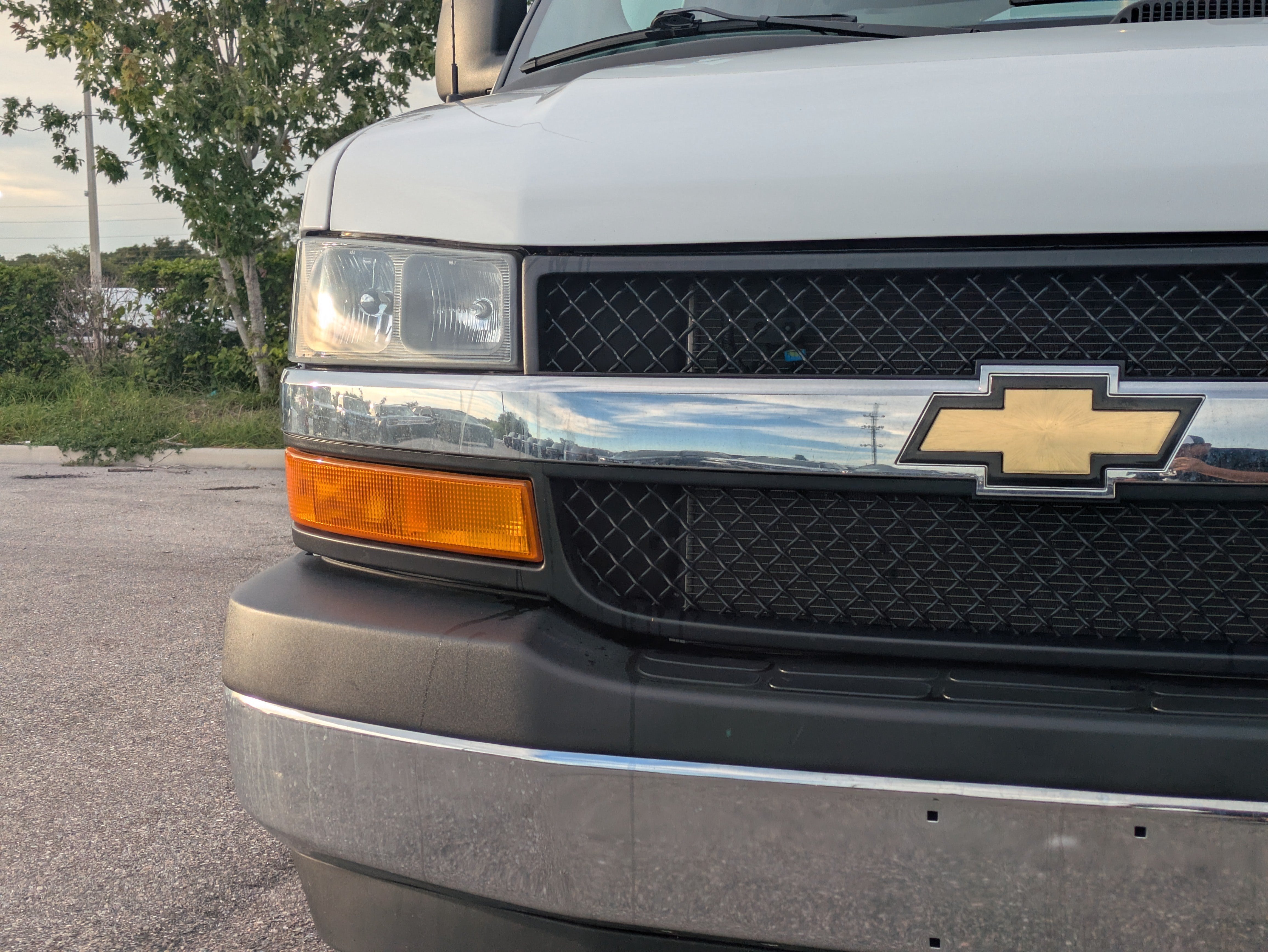 2025 Chevrolet Express 3500 LT