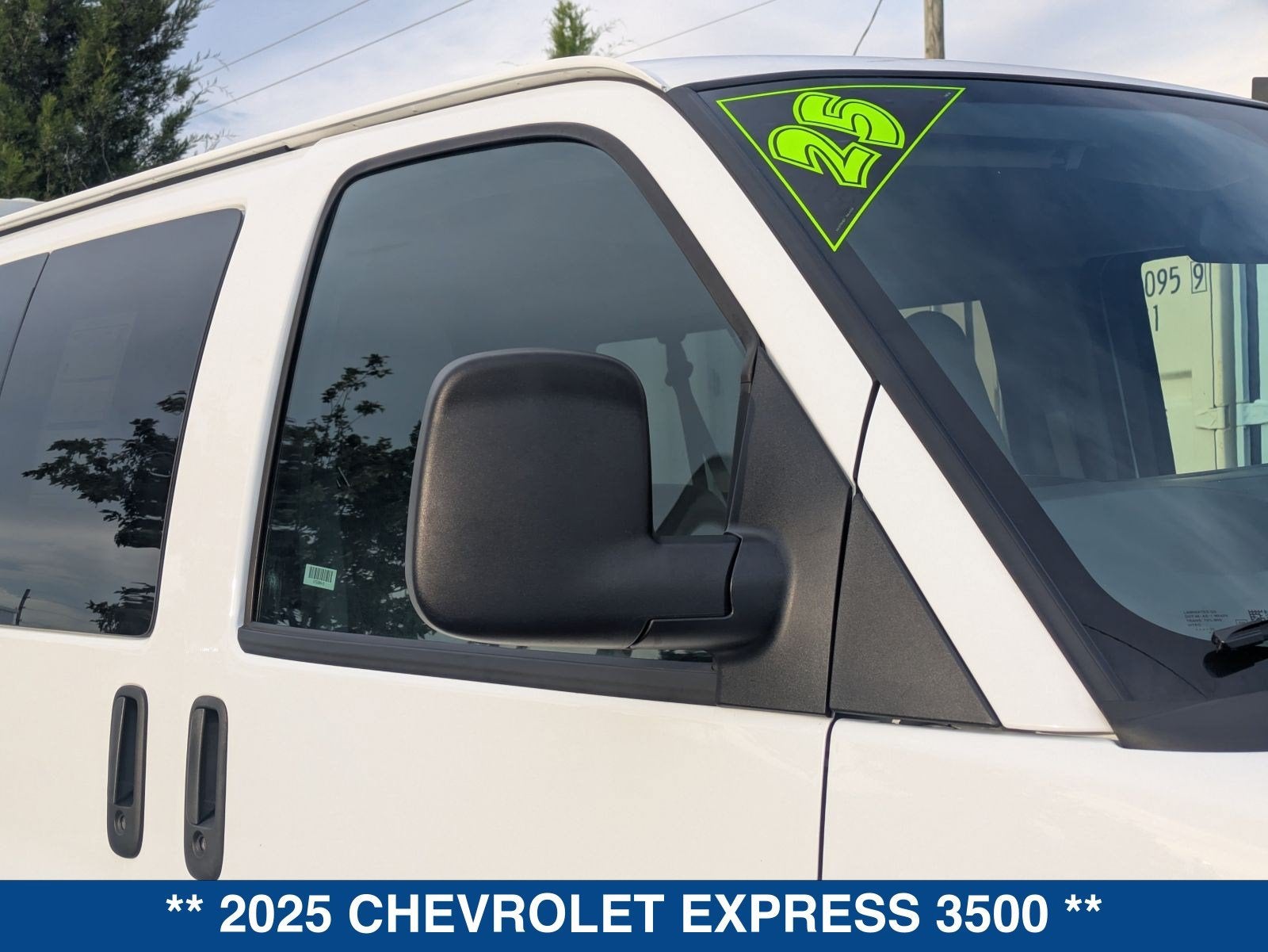 2025 Chevrolet Express 3500 LT