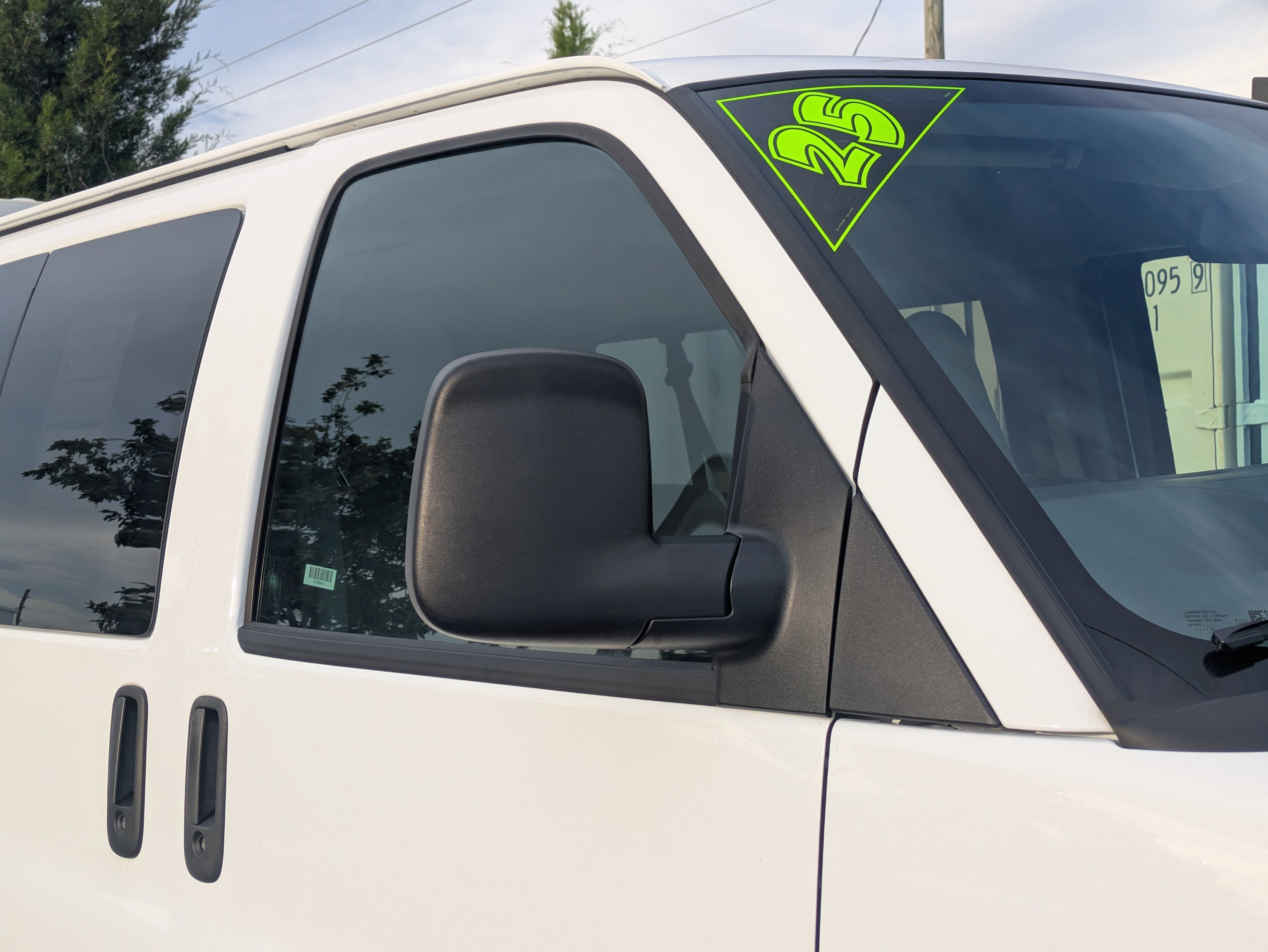 2025 Chevrolet Express 3500 LT