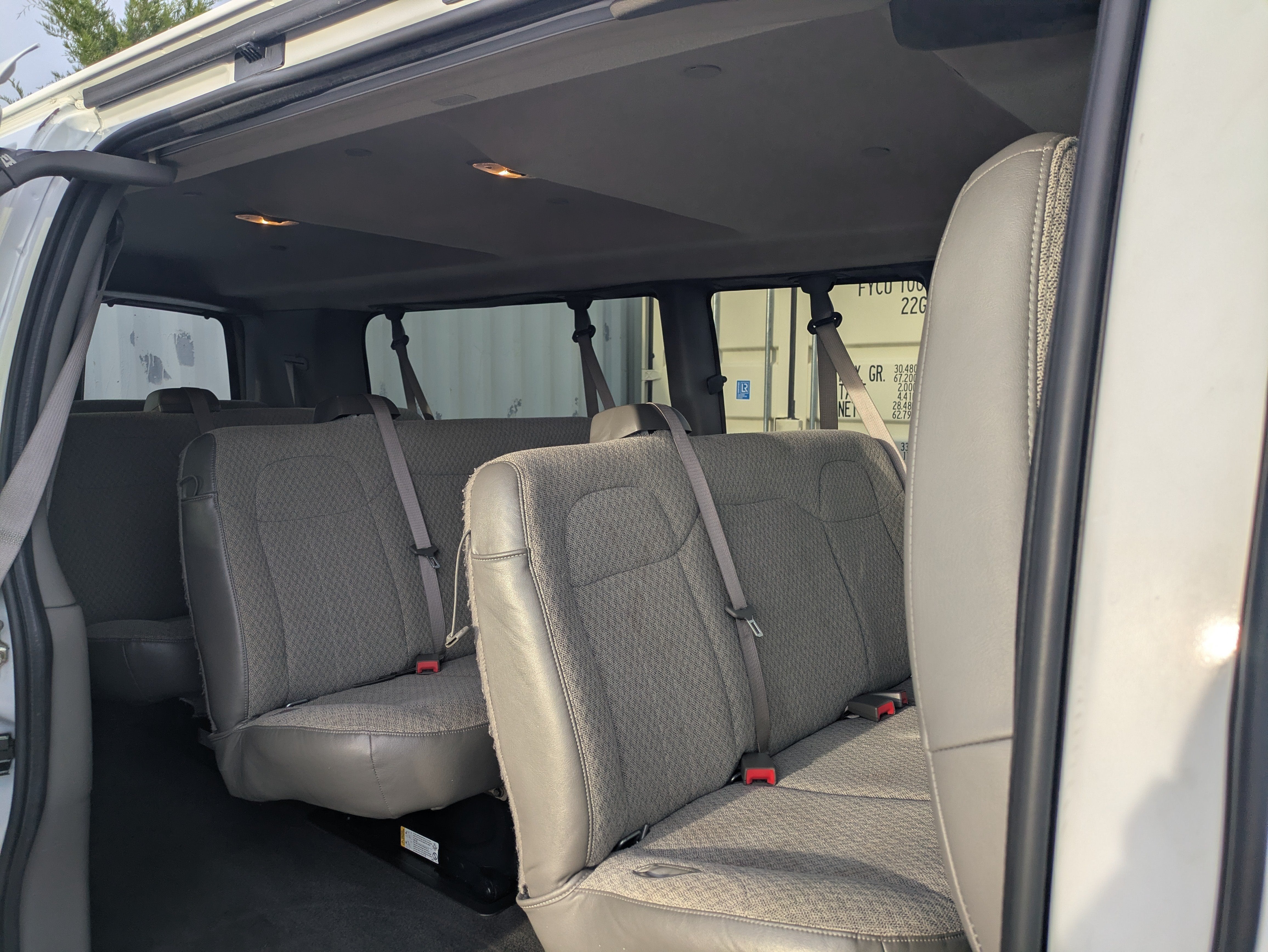 2025 Chevrolet Express 3500 LT