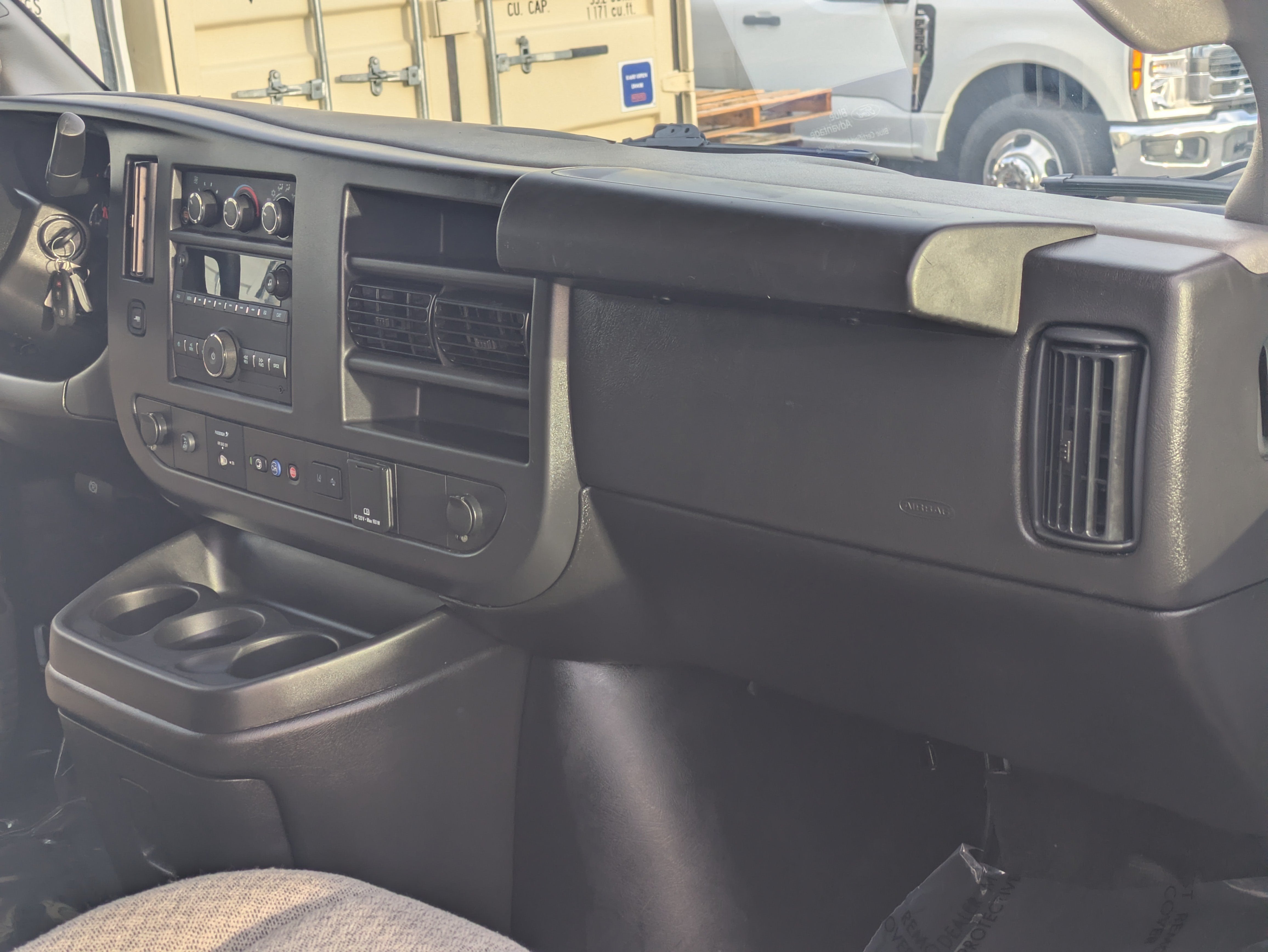 2025 Chevrolet Express 3500 LT