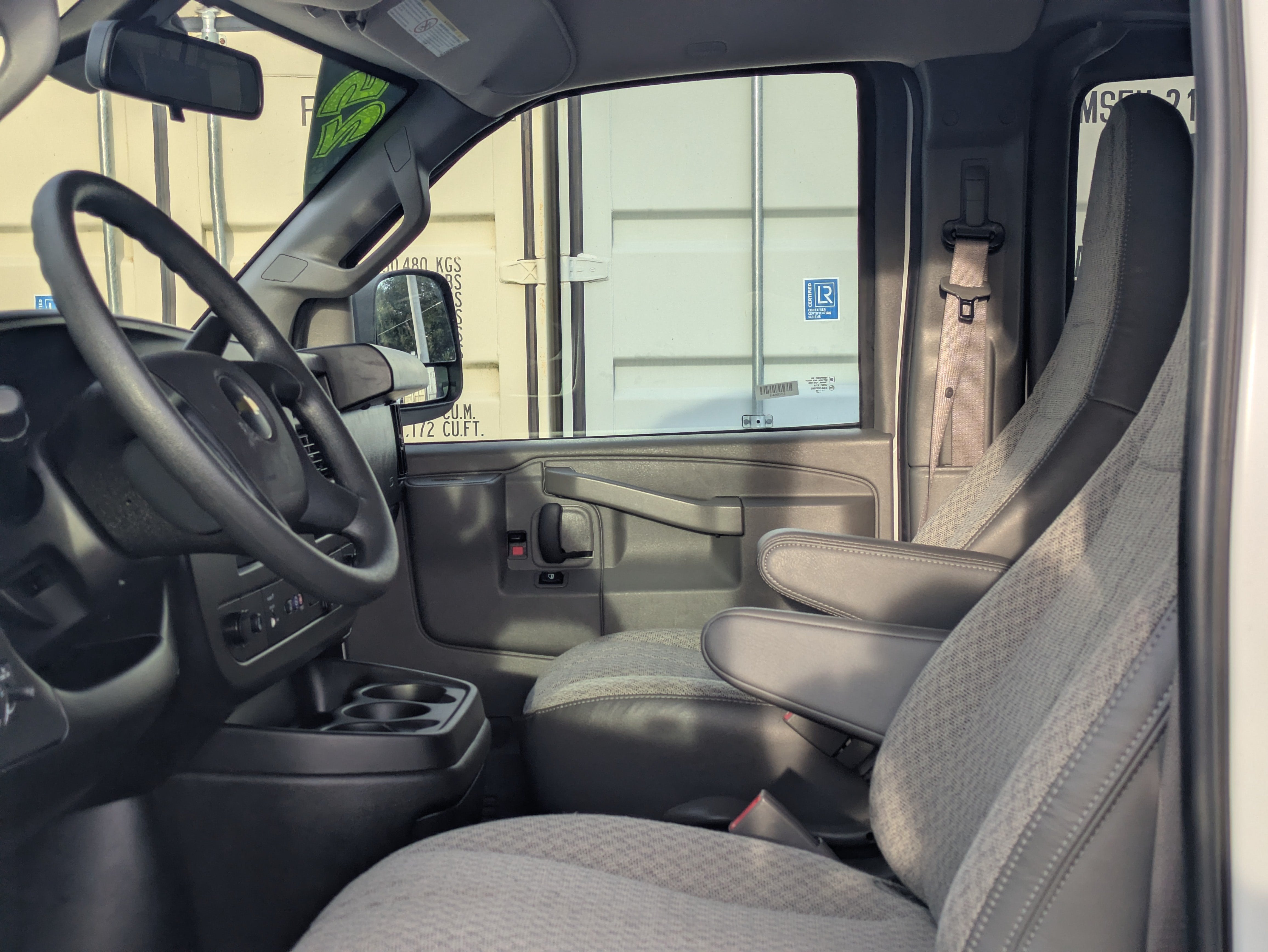 2025 Chevrolet Express 3500 LT