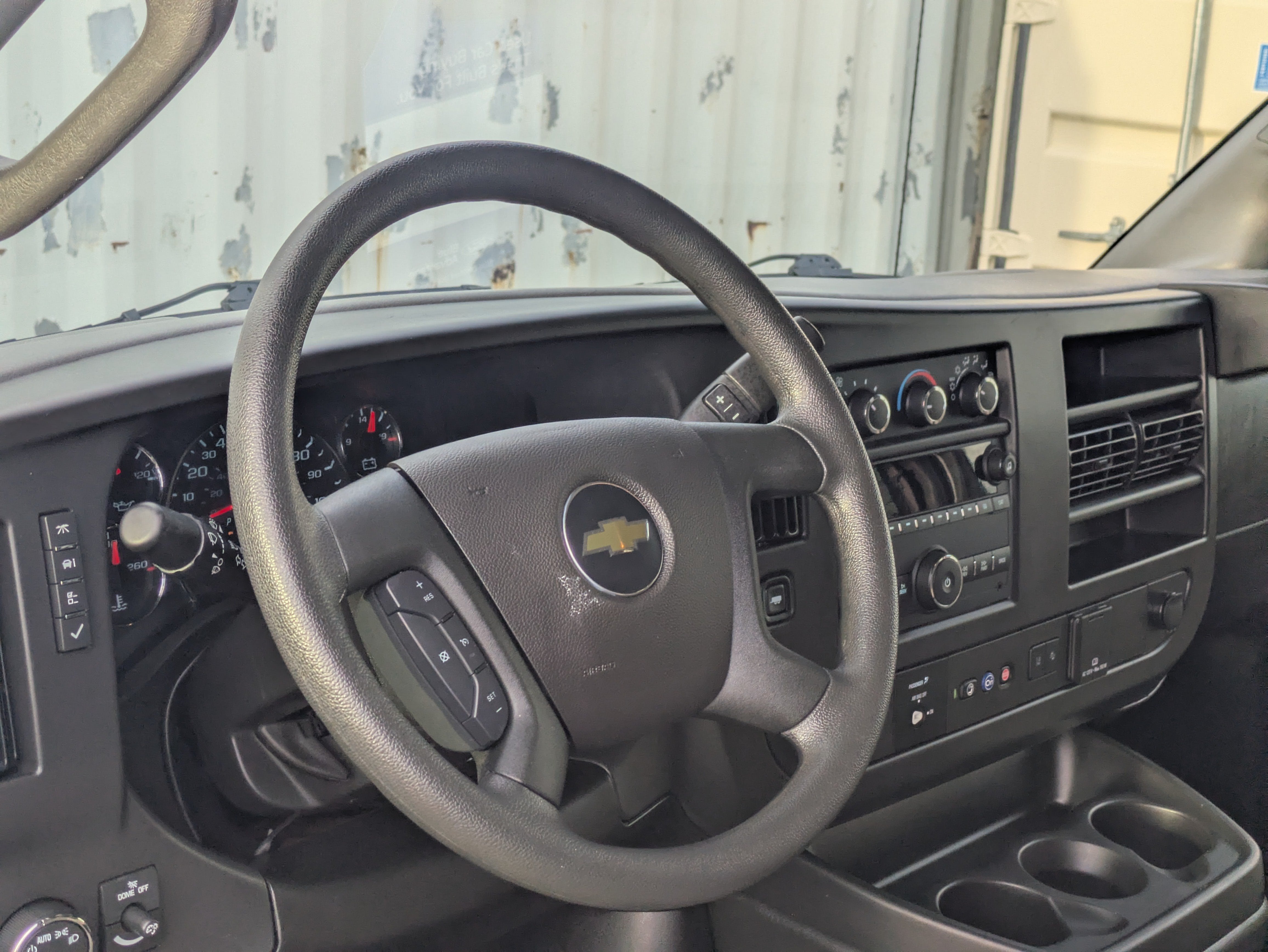 2025 Chevrolet Express 3500 LT