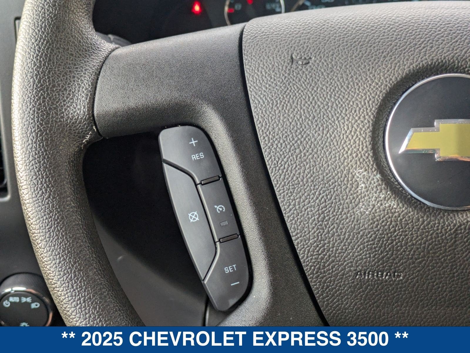 2025 Chevrolet Express 3500 LT