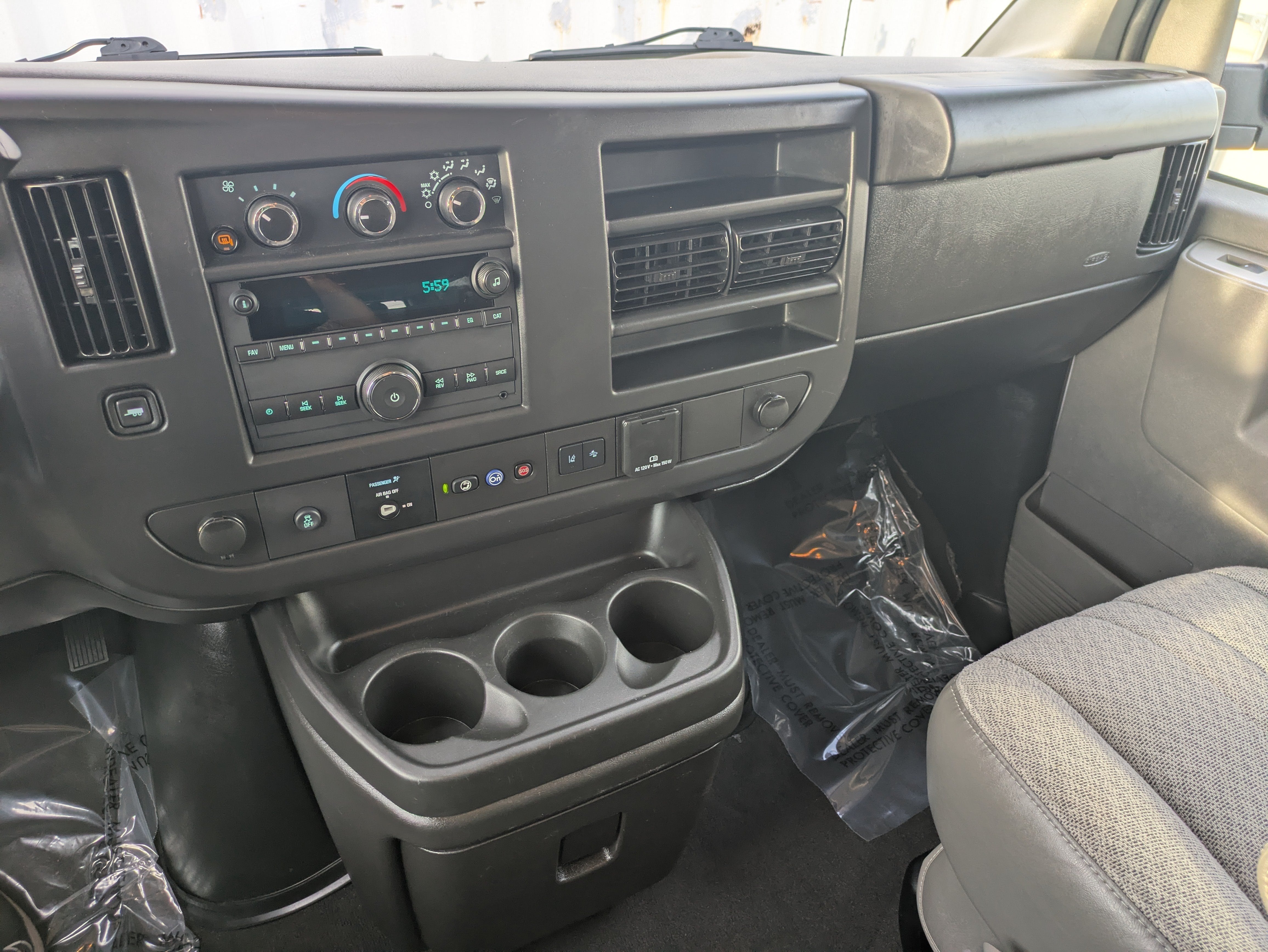 2025 Chevrolet Express 3500 LT