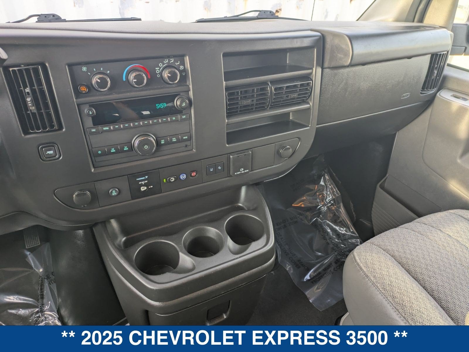 2025 Chevrolet Express 3500 LT