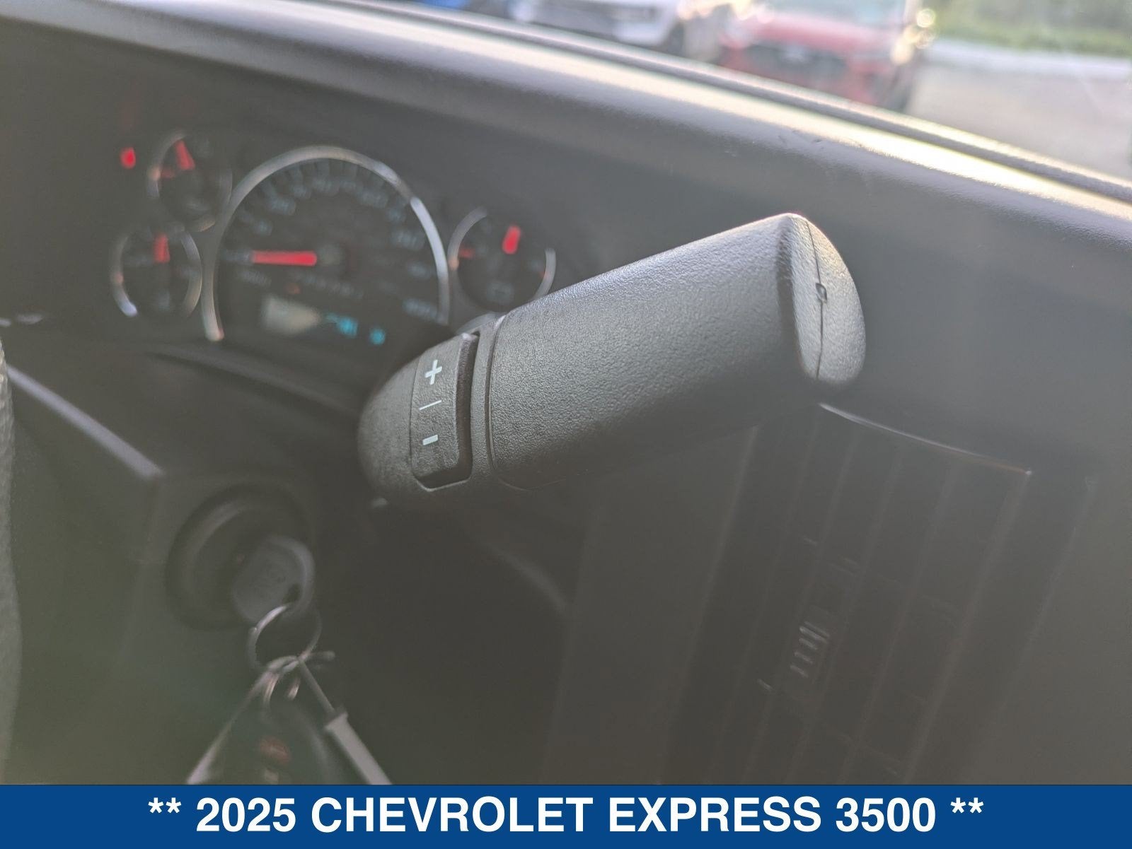 2025 Chevrolet Express 3500 LT