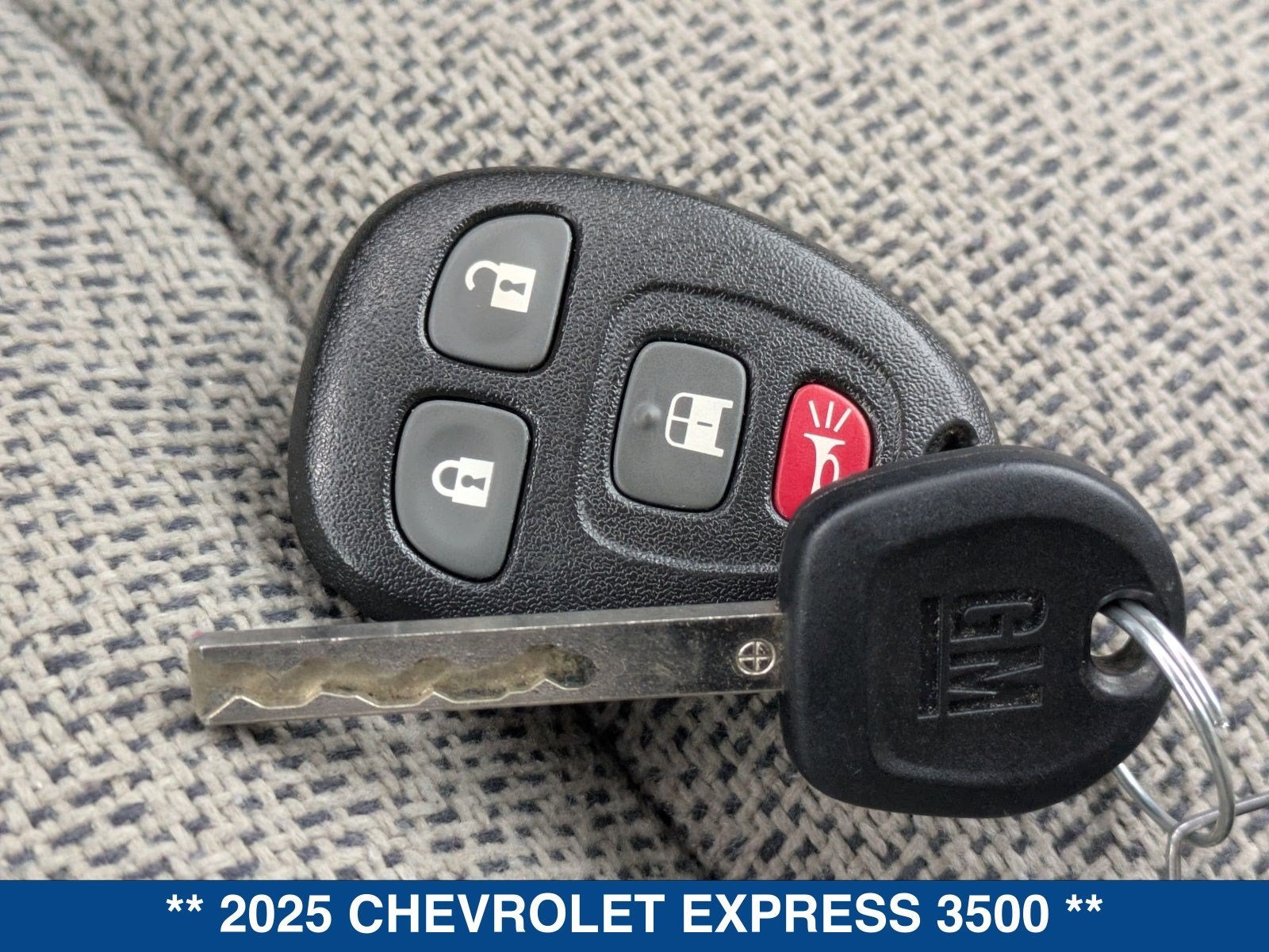 2025 Chevrolet Express 3500 LT