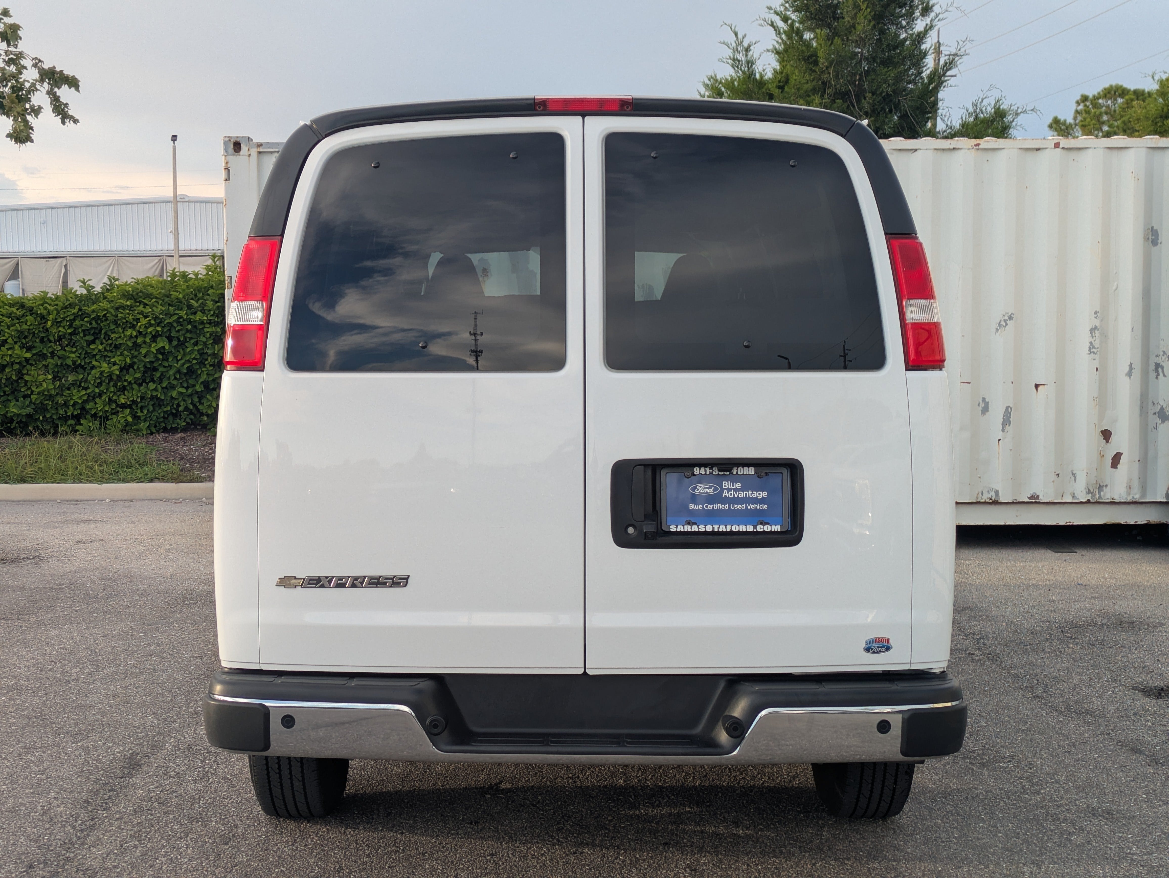 2025 Chevrolet Express 3500 LT