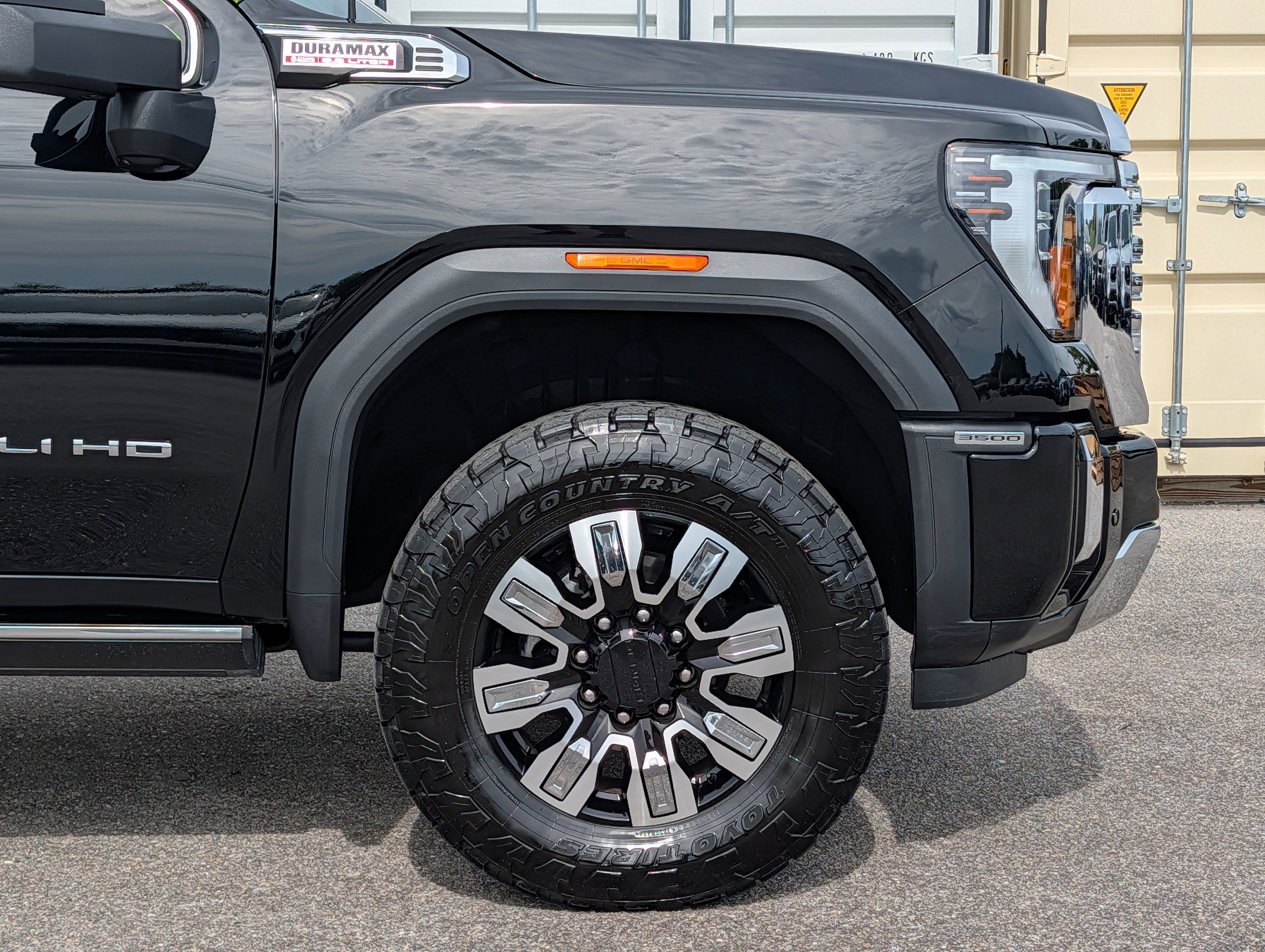 2025 GMC Sierra 3500HD Denali