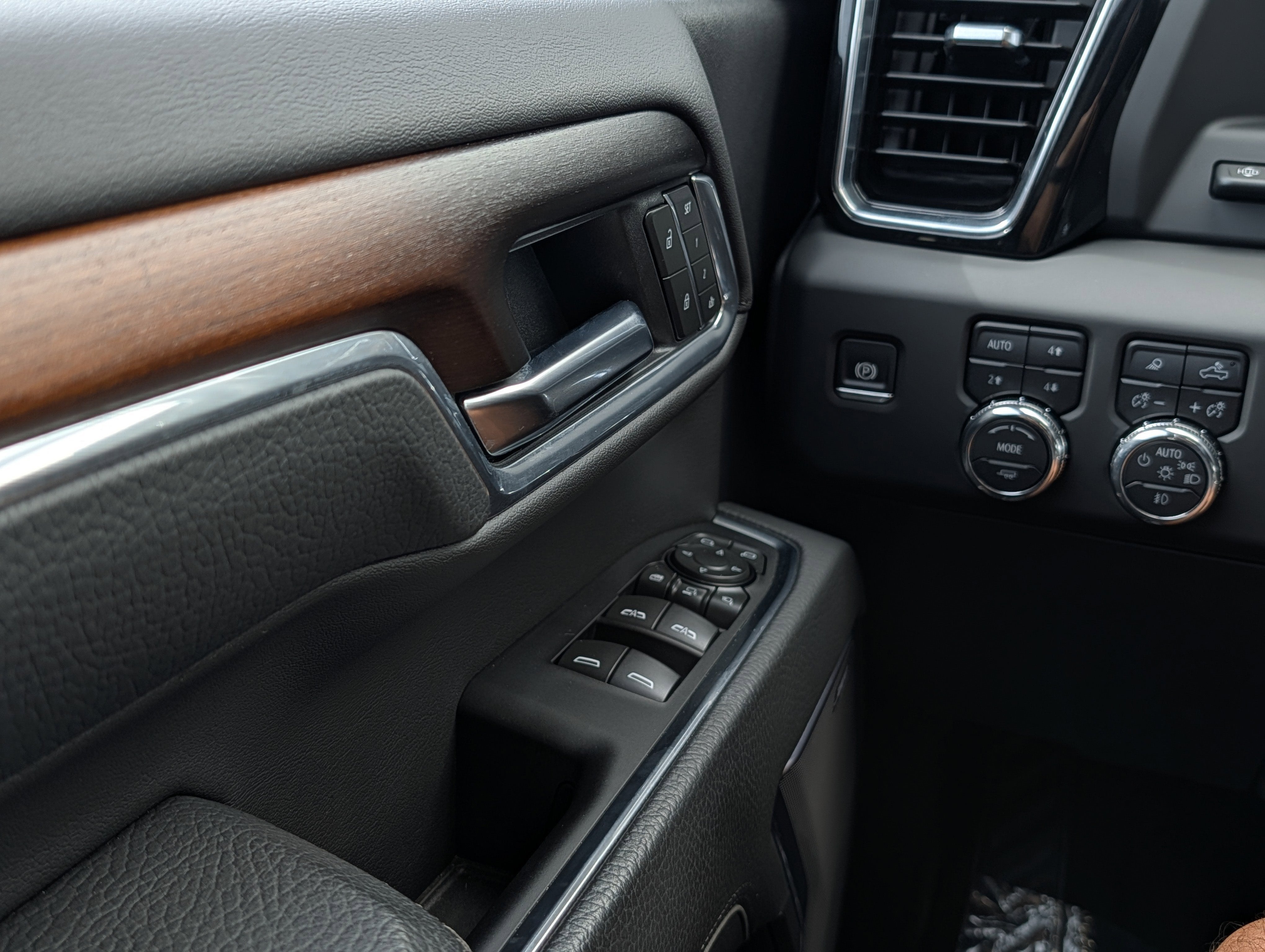2025 GMC Sierra 3500HD Denali