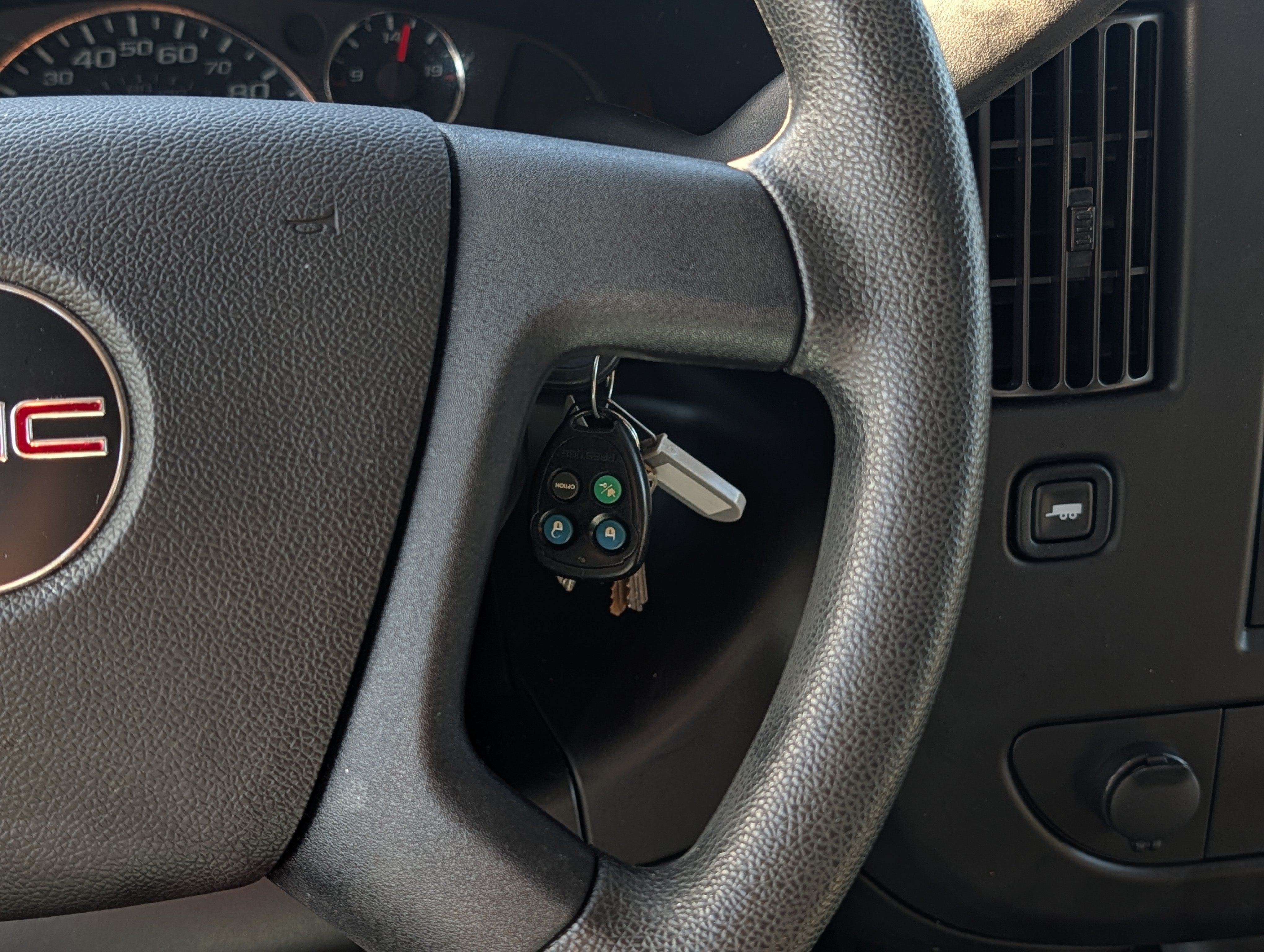 2022 GMC Savana G2500 Work Van