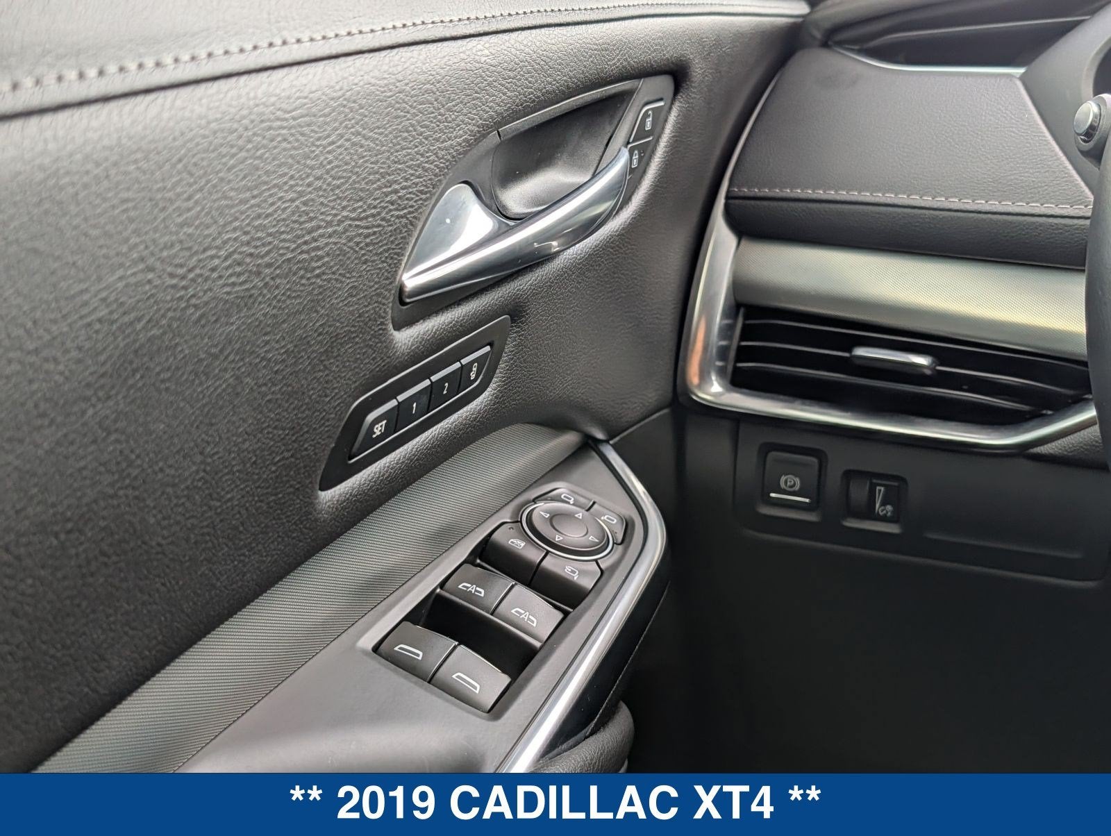 2019 Cadillac XT4 Premium Luxury