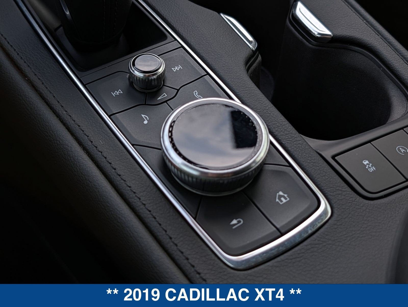 2019 Cadillac XT4 Premium Luxury