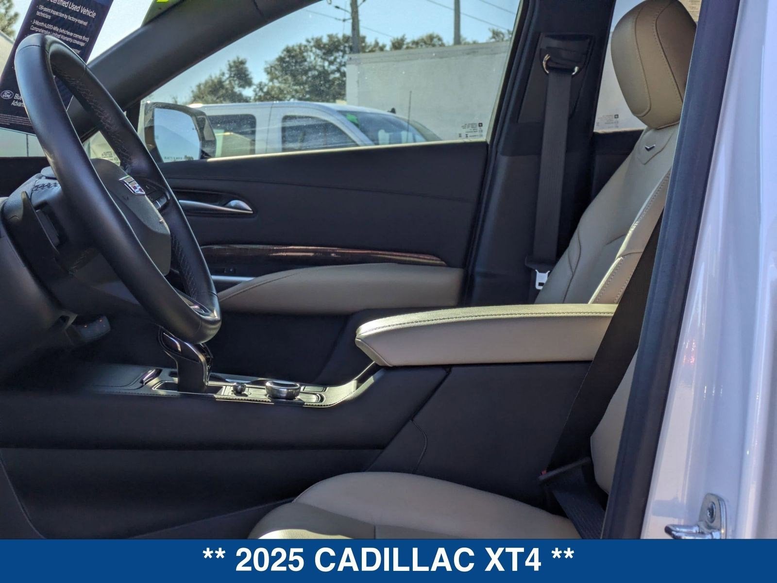 2025 Cadillac XT4 Premium Luxury