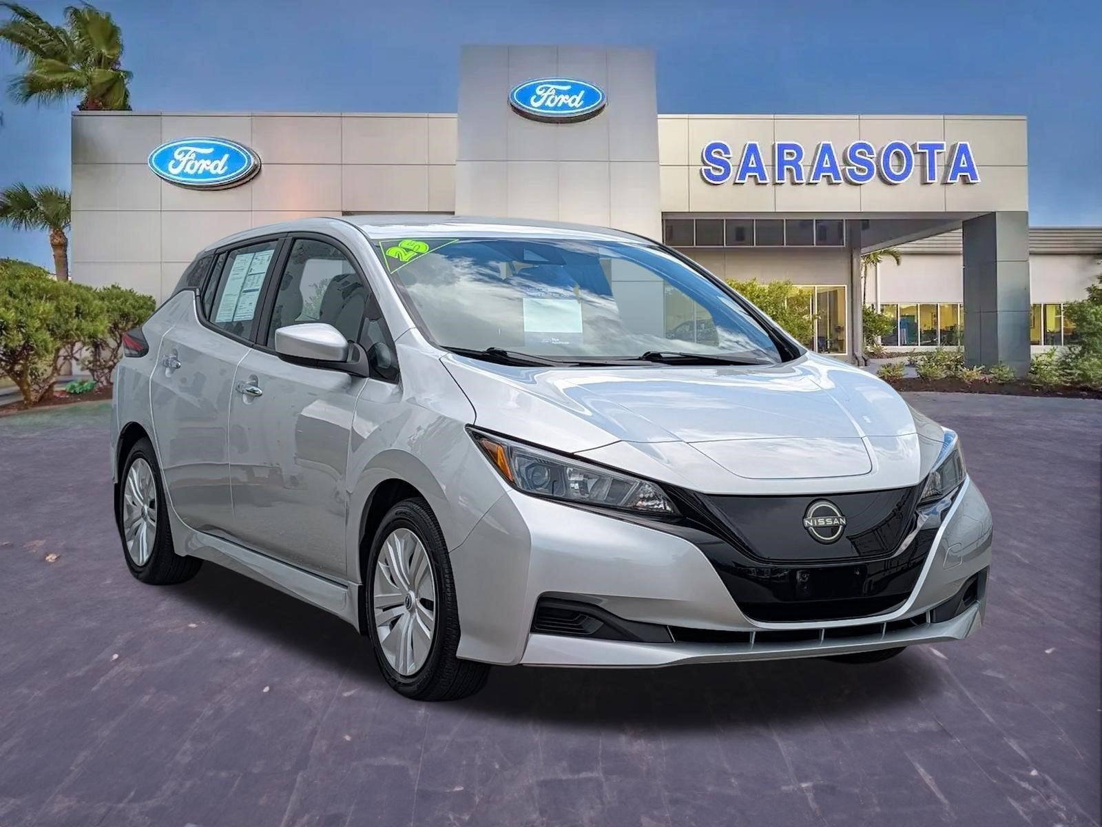 2025 Nissan LEAF S