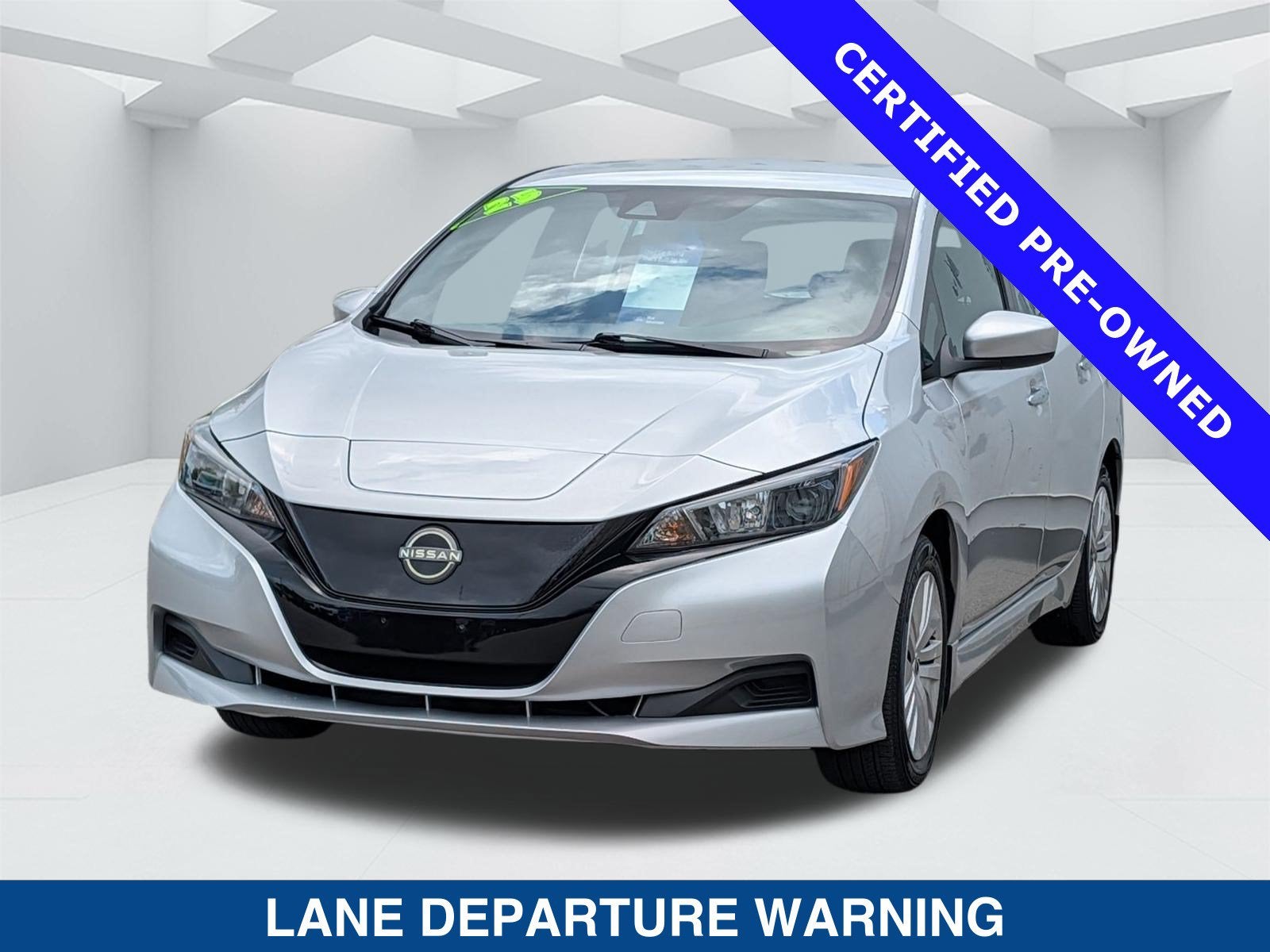 2025 Nissan LEAF S