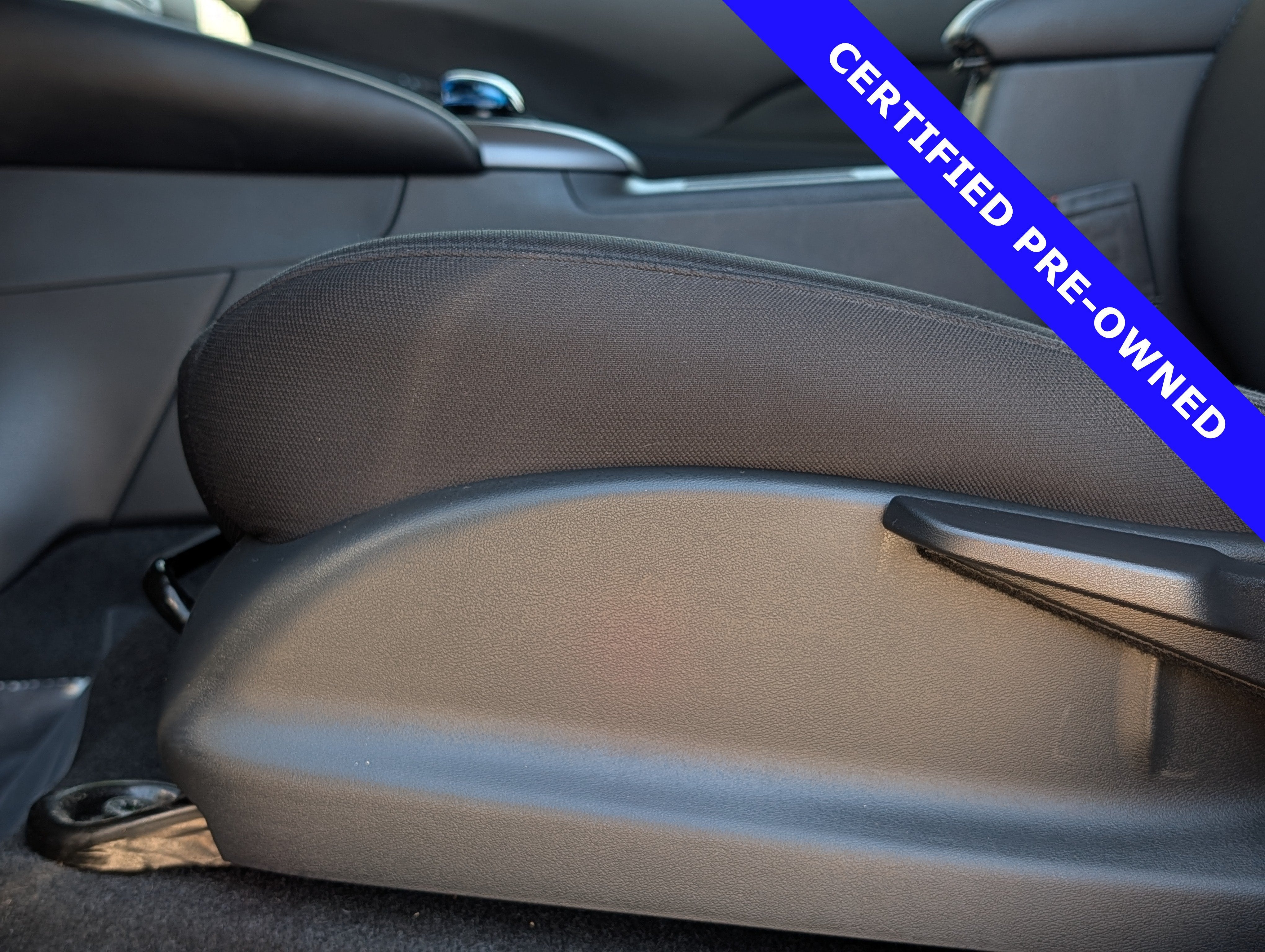 2025 Nissan LEAF S