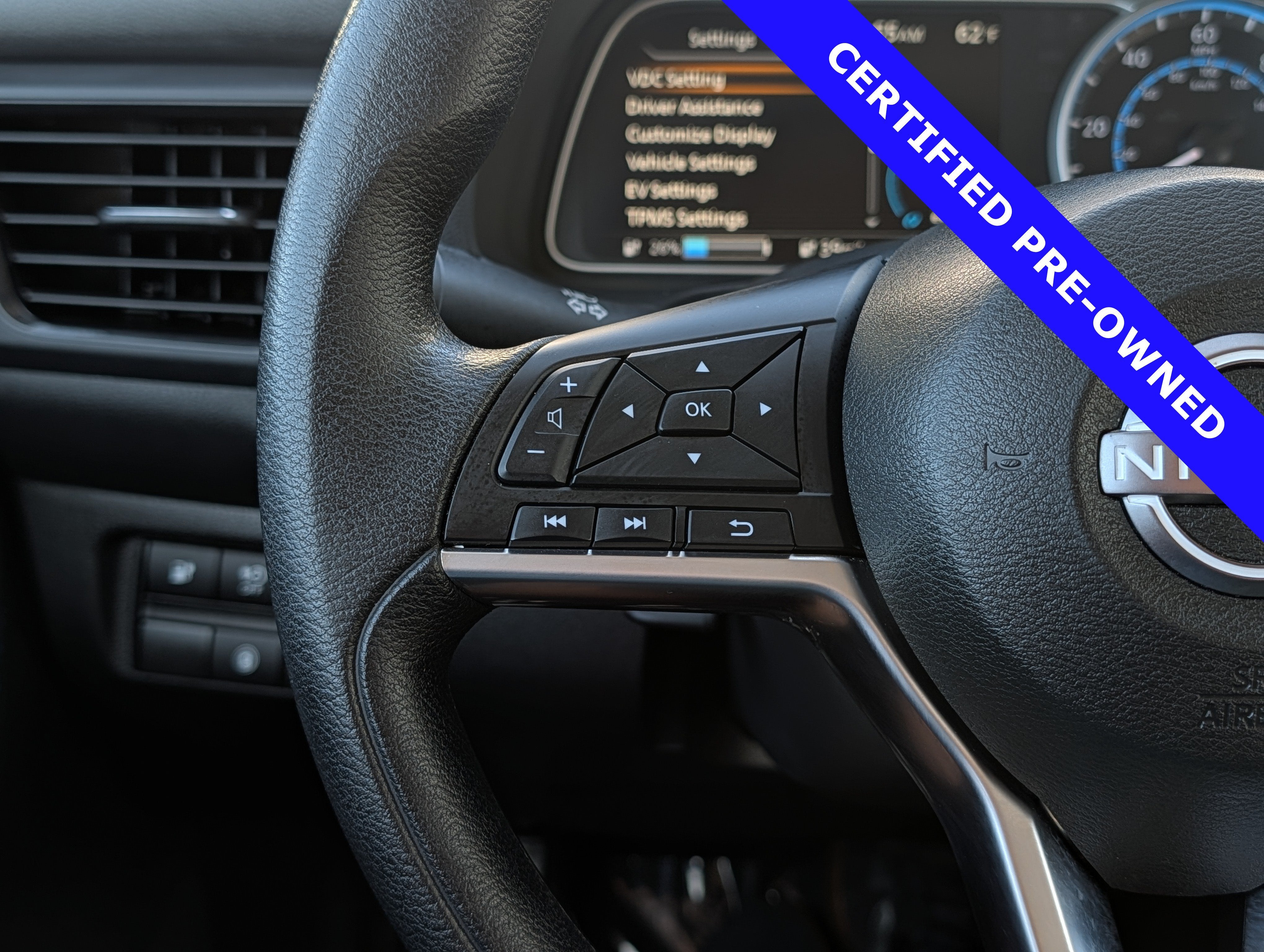 2025 Nissan LEAF S