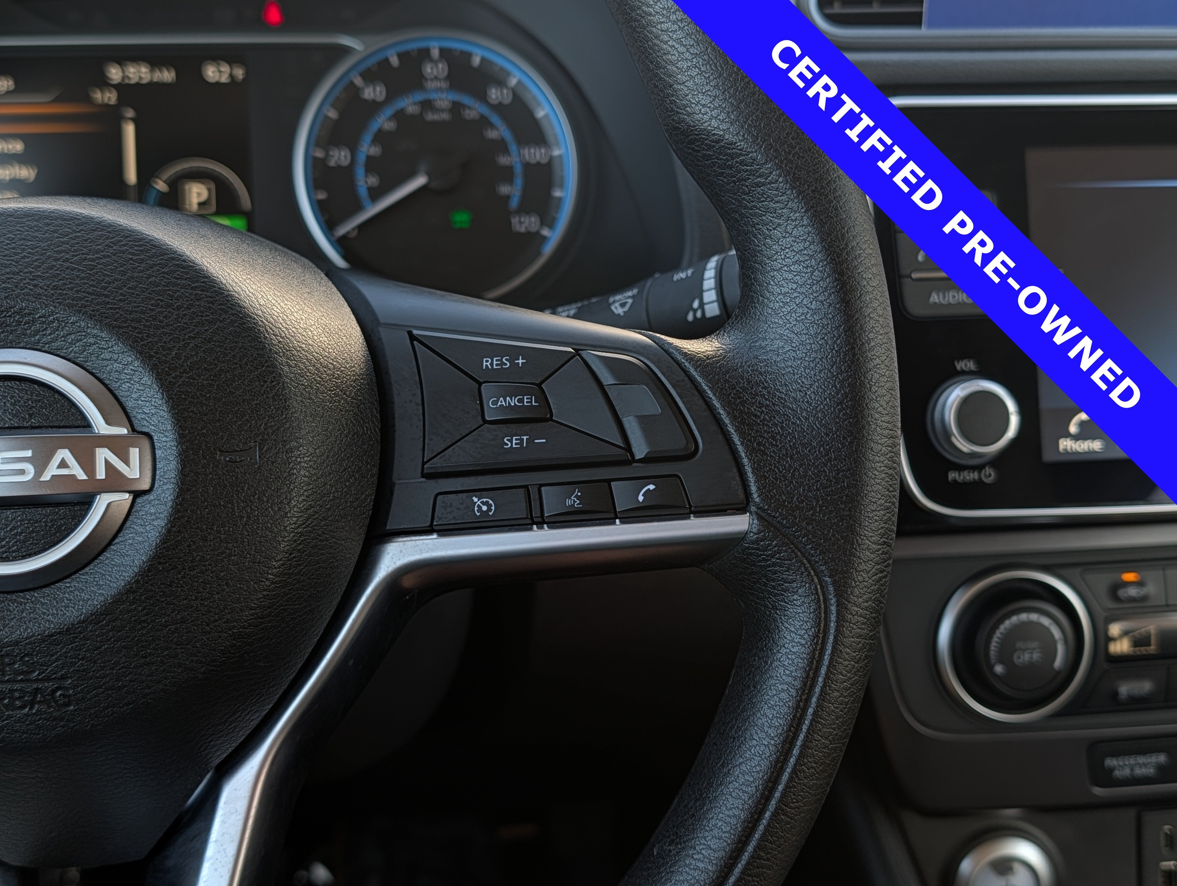2025 Nissan LEAF S