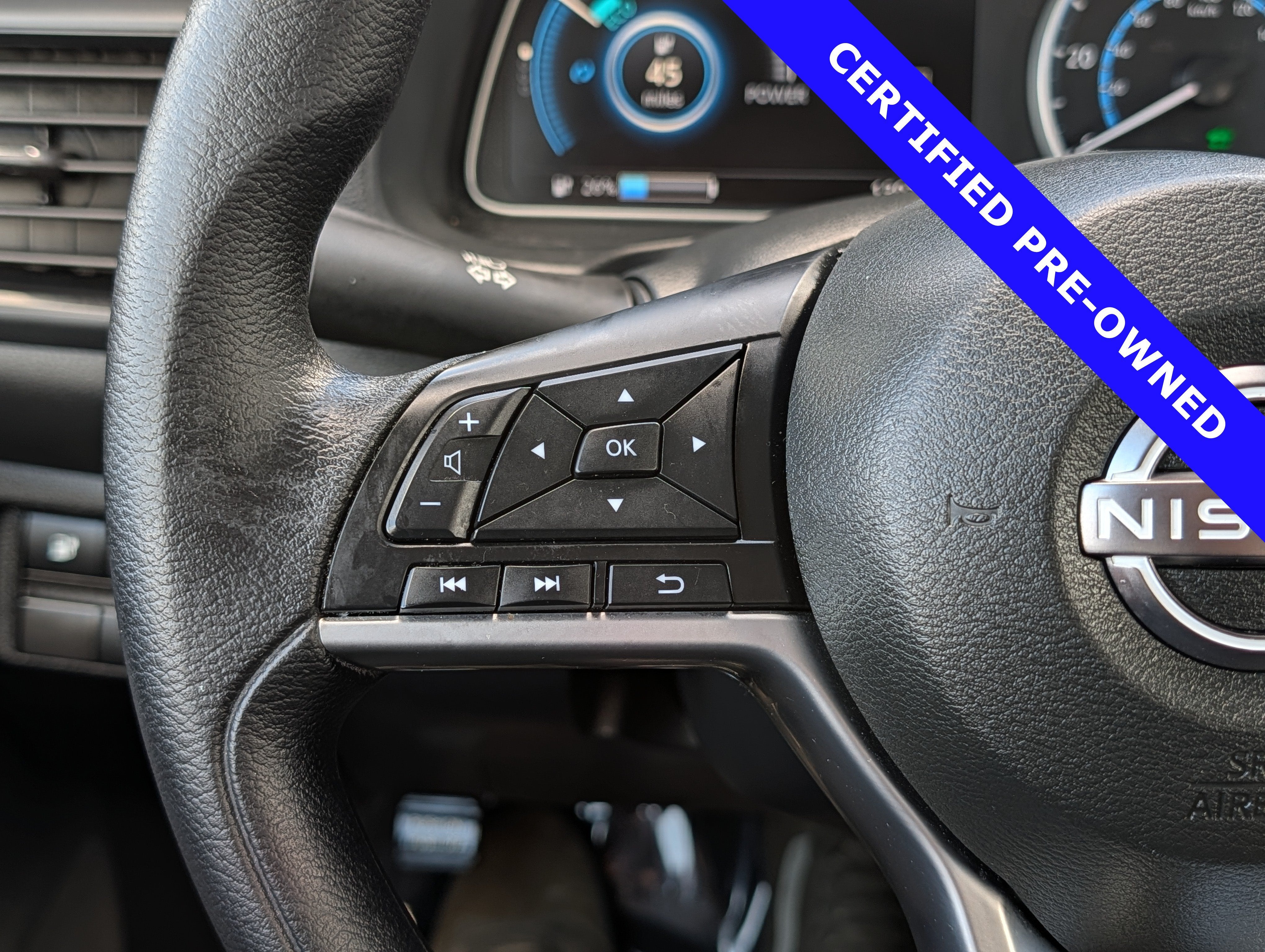 2025 Nissan LEAF S