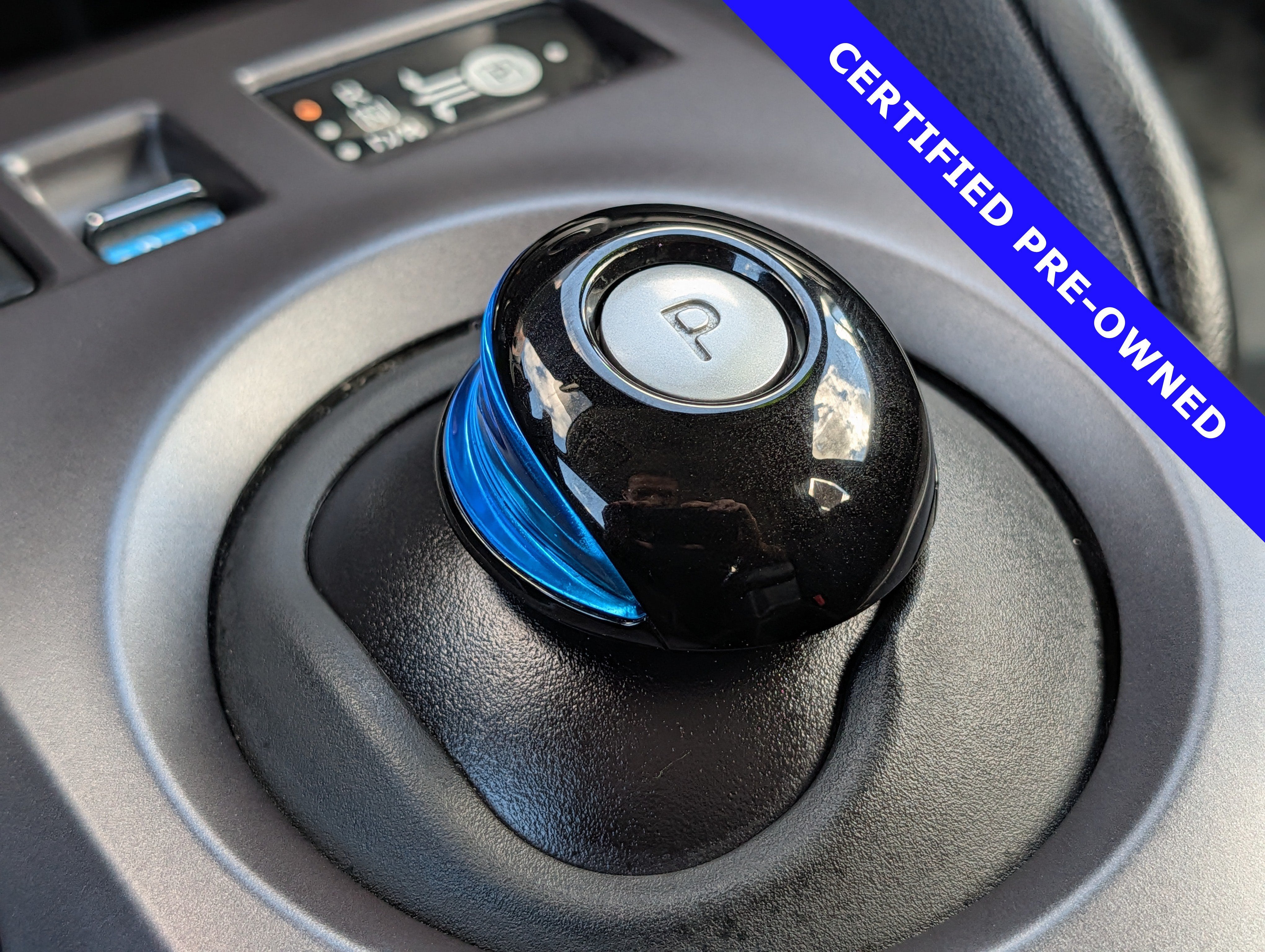 2025 Nissan LEAF S