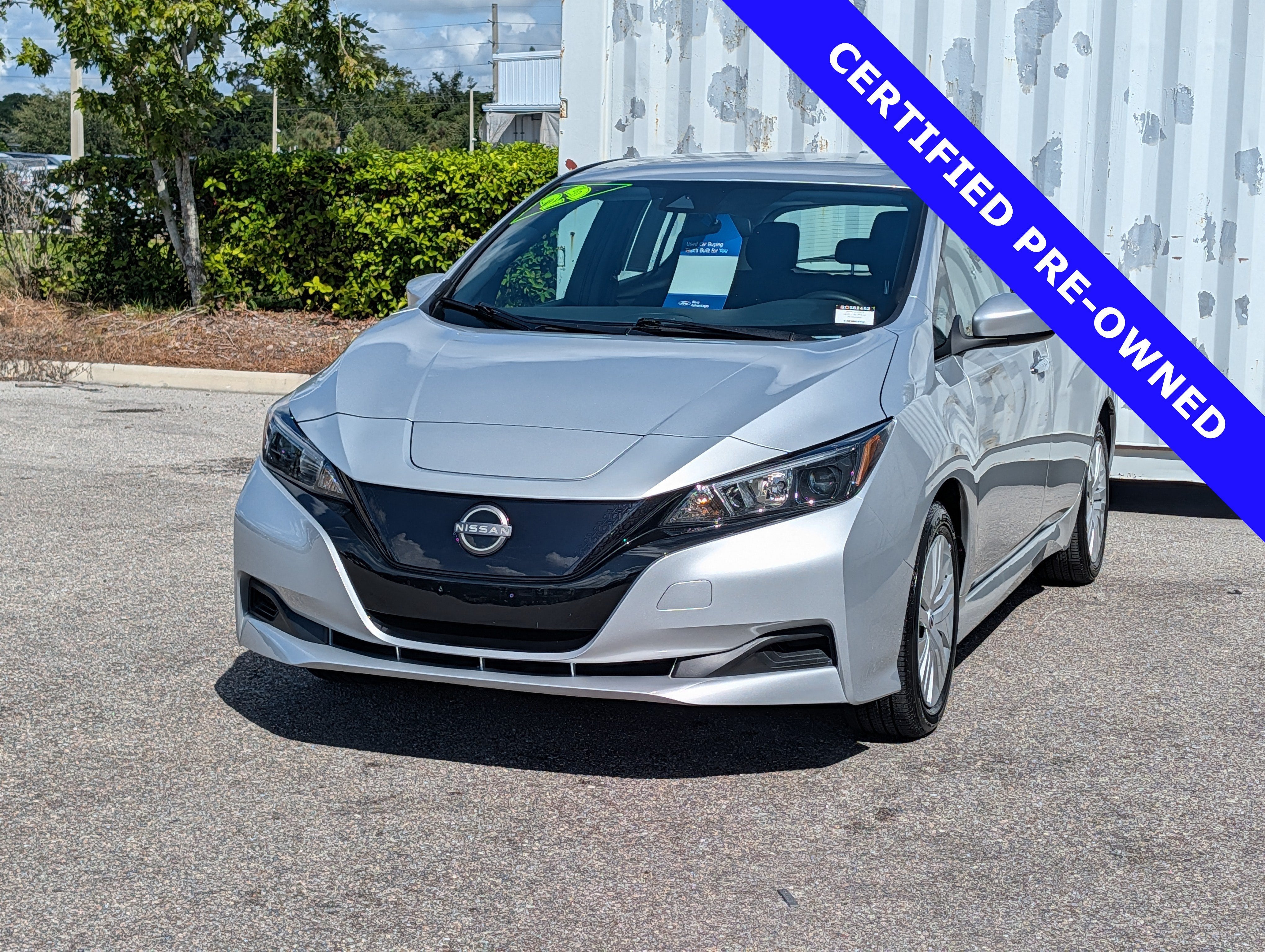 2025 Nissan LEAF S