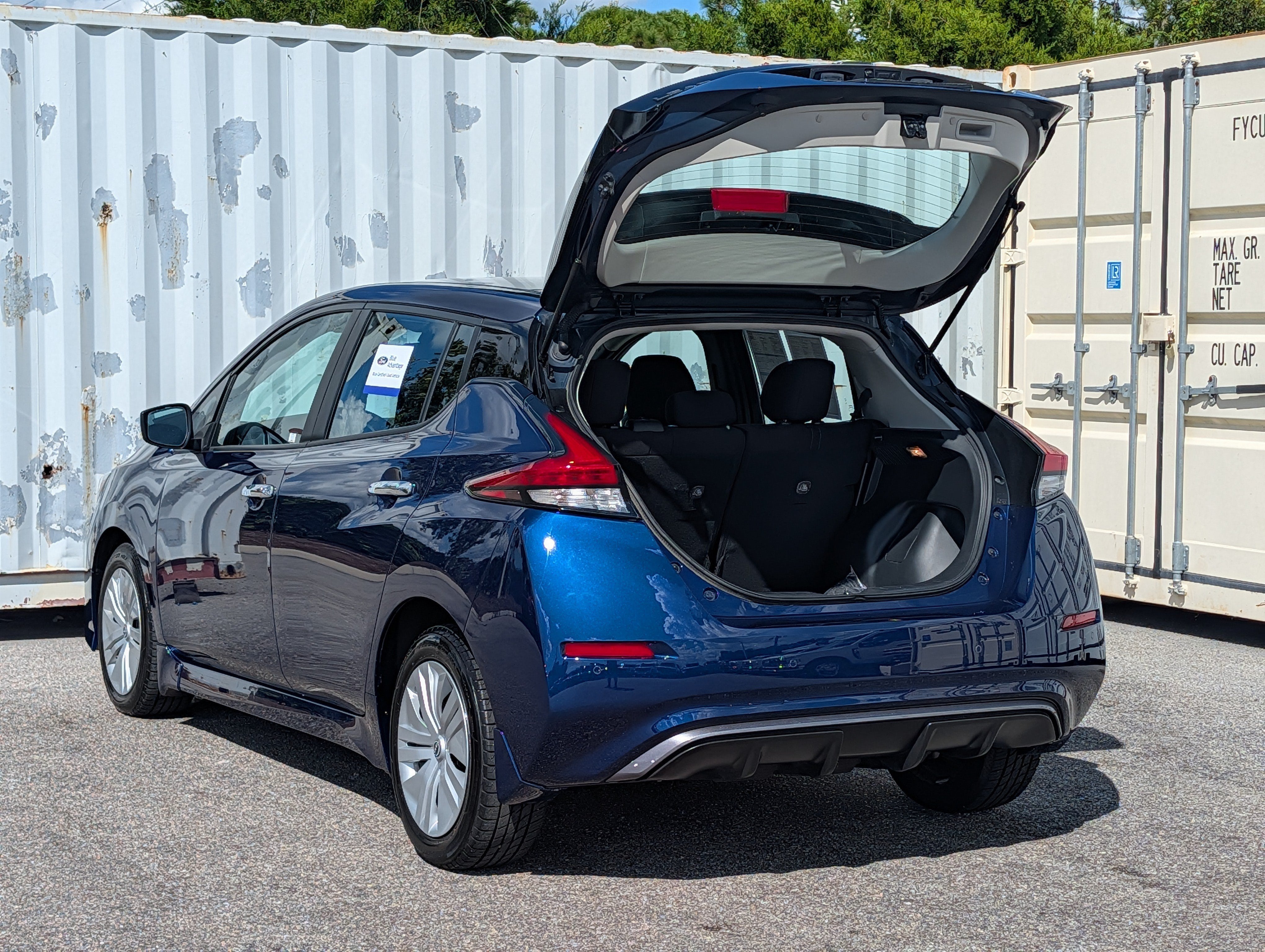 2025 Nissan LEAF S
