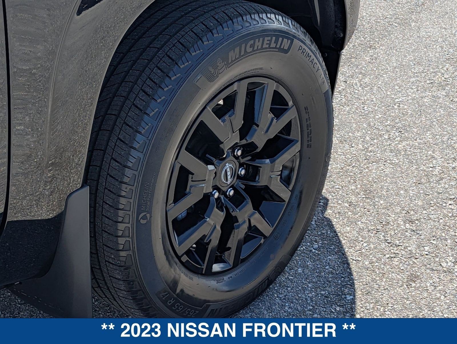 2023 Nissan Frontier SV