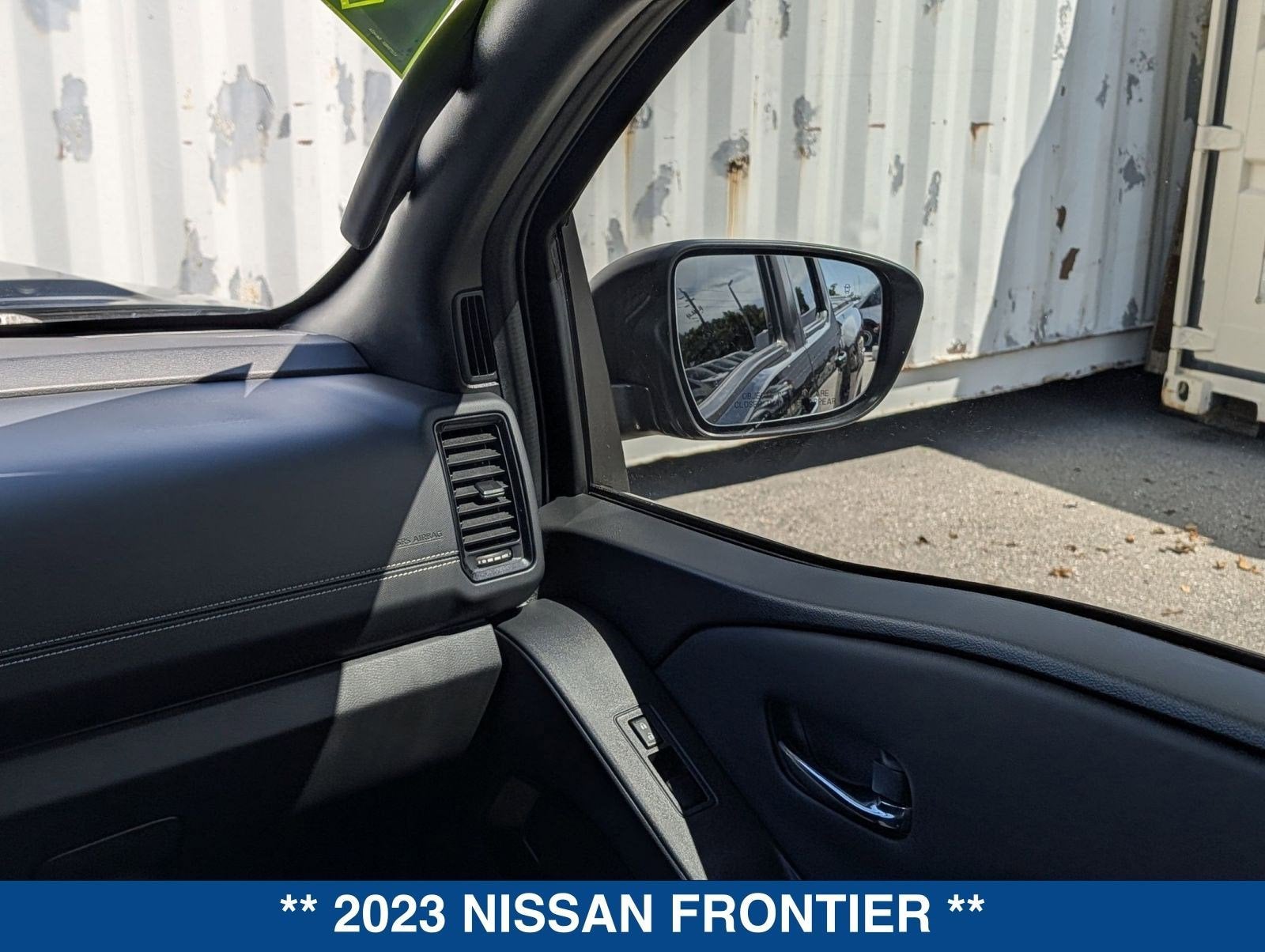 2023 Nissan Frontier SV