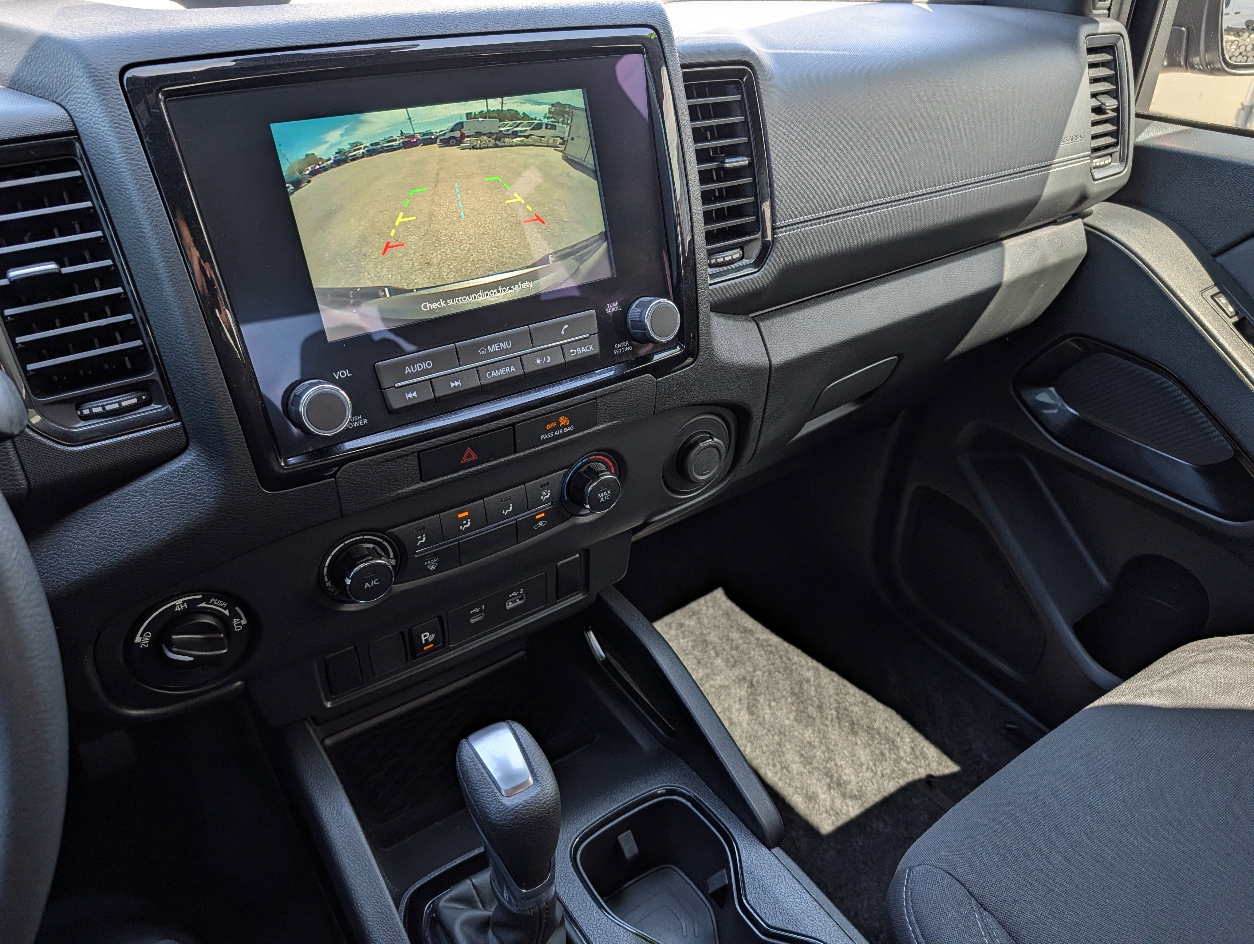 2023 Nissan Frontier SV