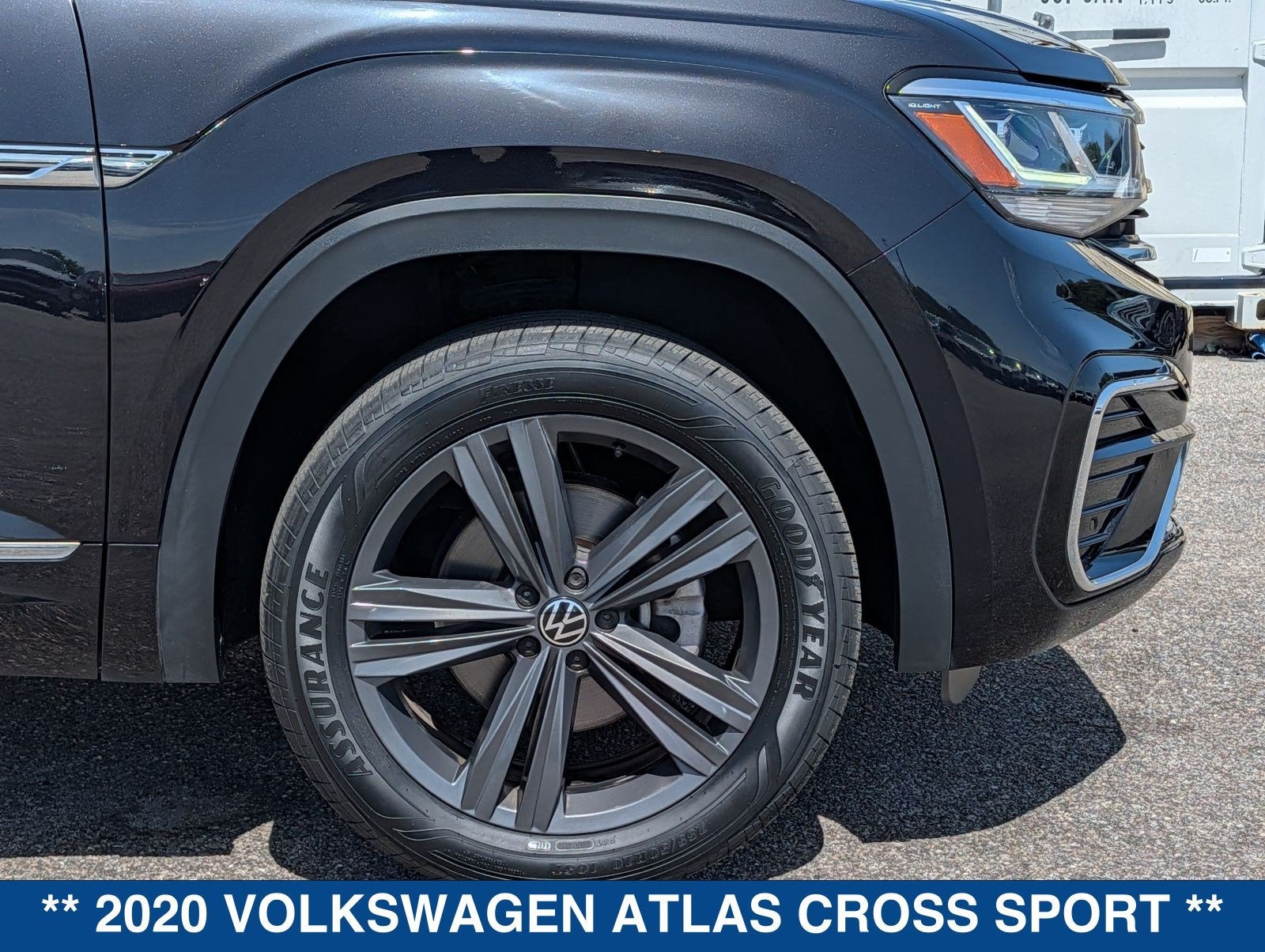 2020 Volkswagen Atlas Cross Sport 3.6 V6 SE w/ Technology R-Line