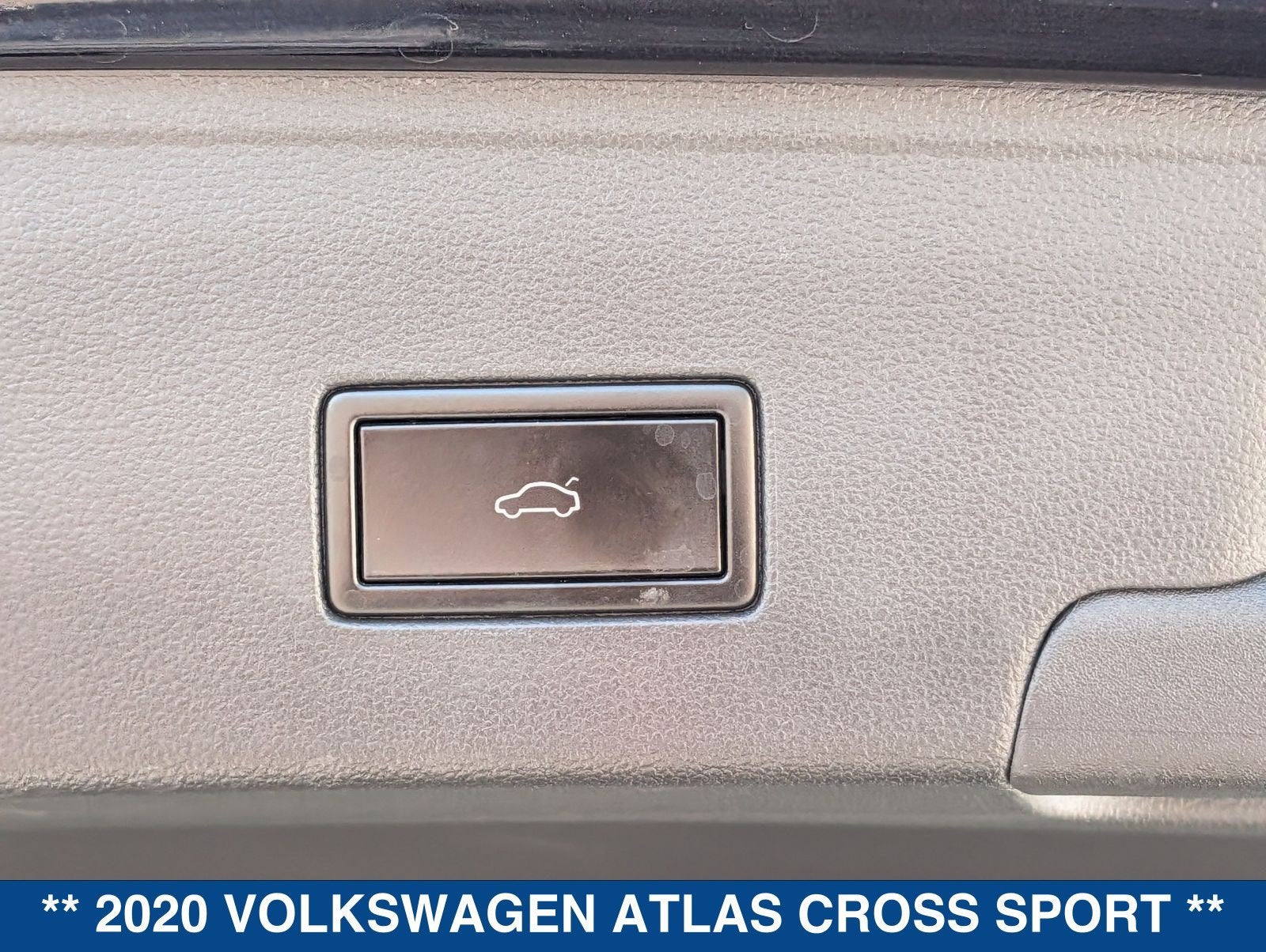 2020 Volkswagen Atlas Cross Sport 3.6 V6 SE w/ Technology R-Line