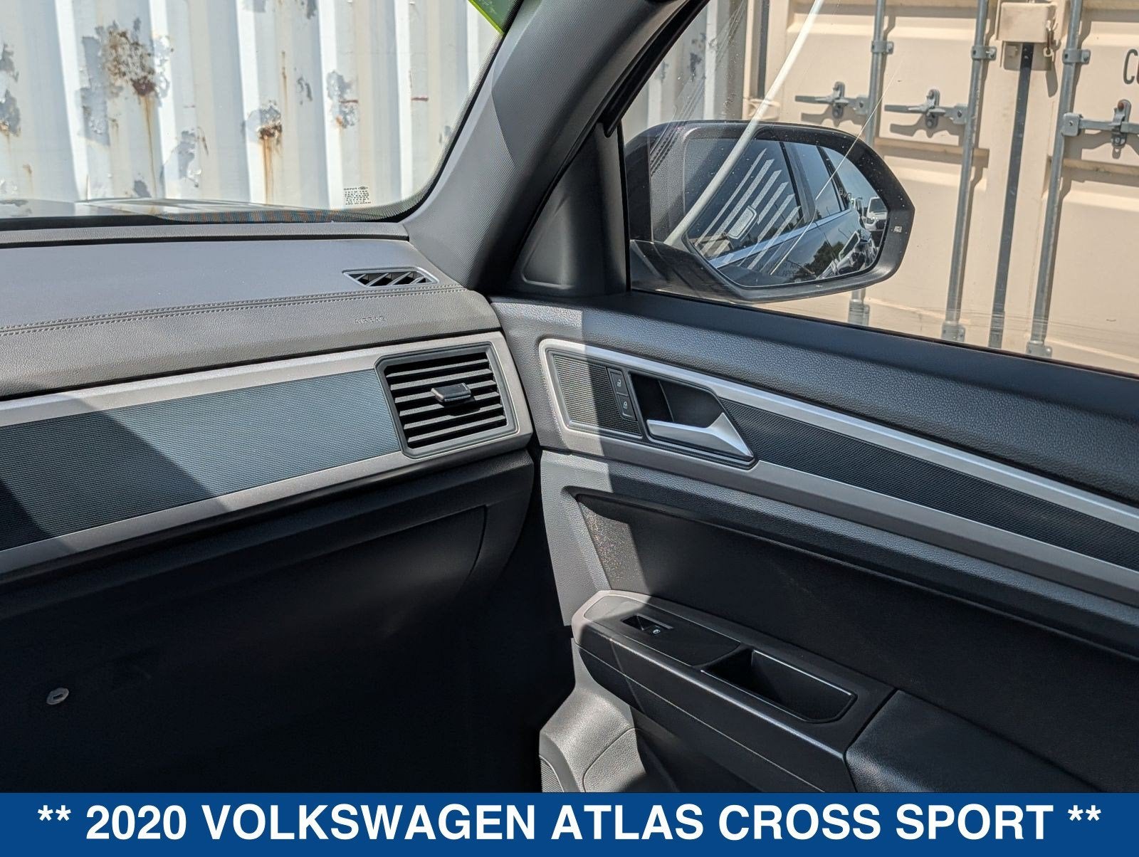 2020 Volkswagen Atlas Cross Sport 3.6 V6 SE w/ Technology R-Line