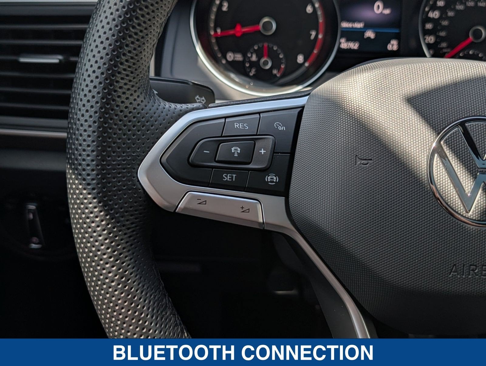 2020 Volkswagen Atlas Cross Sport 3.6 V6 SE w/ Technology R-Line
