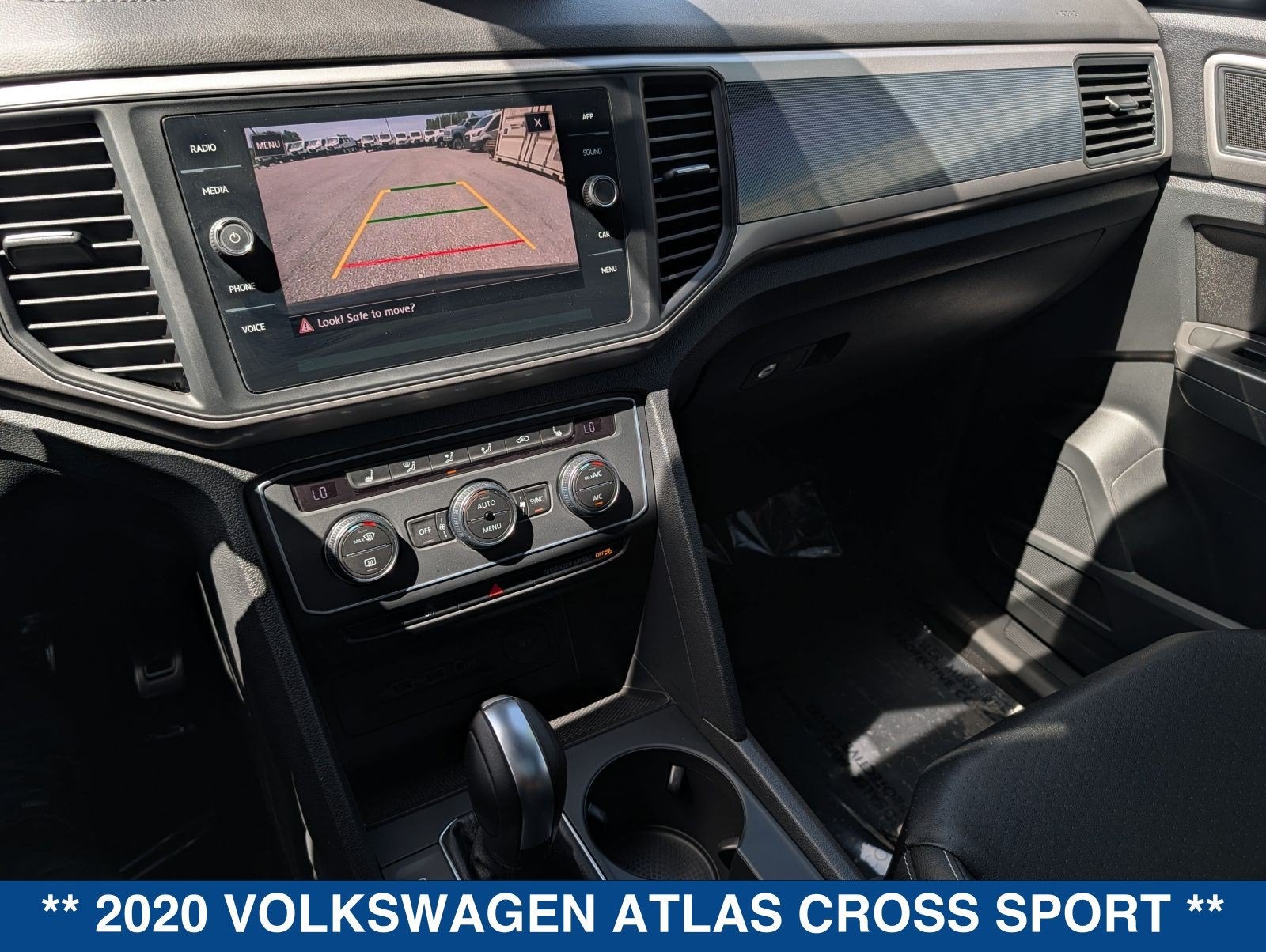 2020 Volkswagen Atlas Cross Sport 3.6 V6 SE w/ Technology R-Line