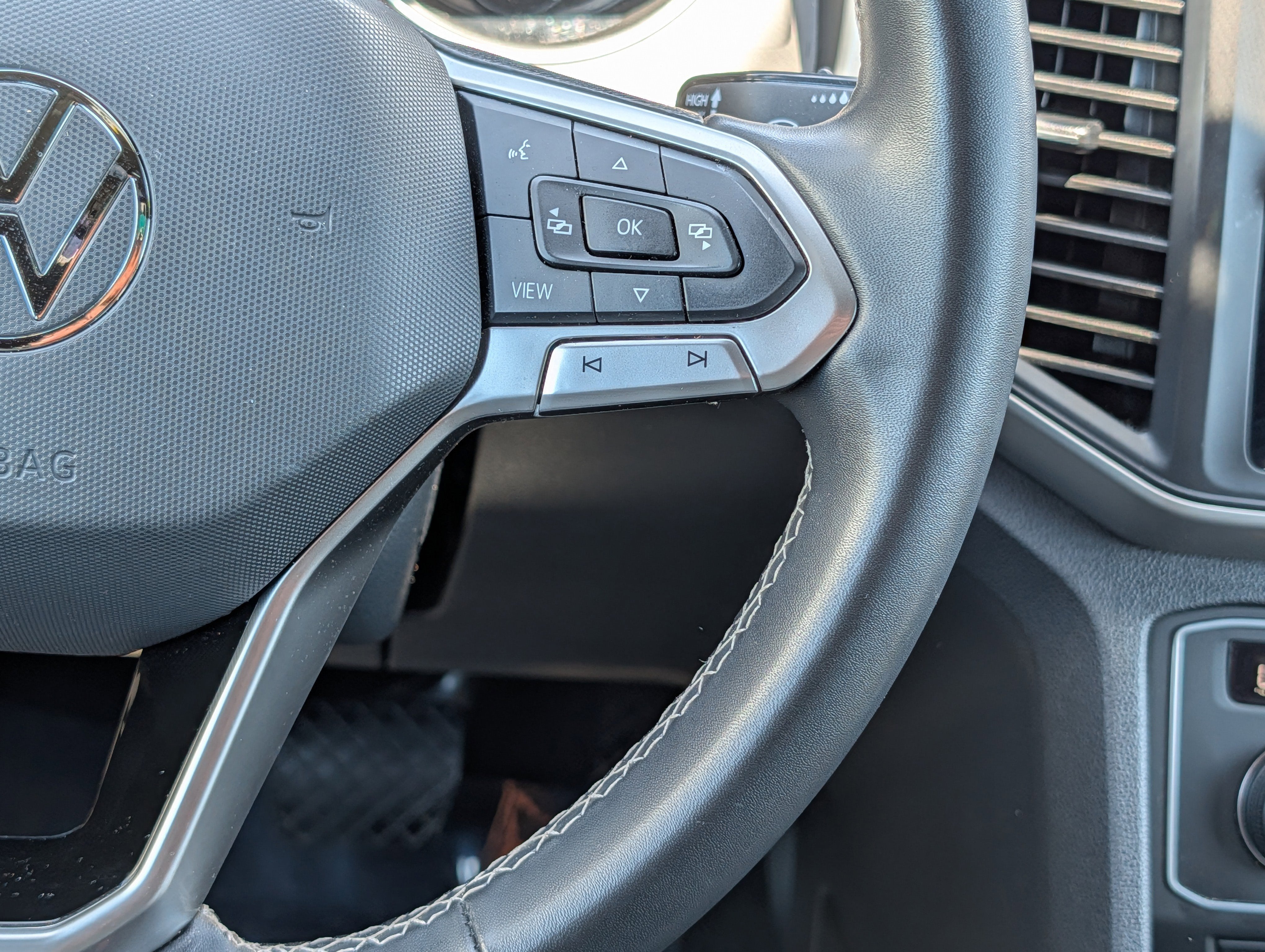 2021 Volkswagen Atlas Cross Sport 3.6 V6 SE w/ Technology