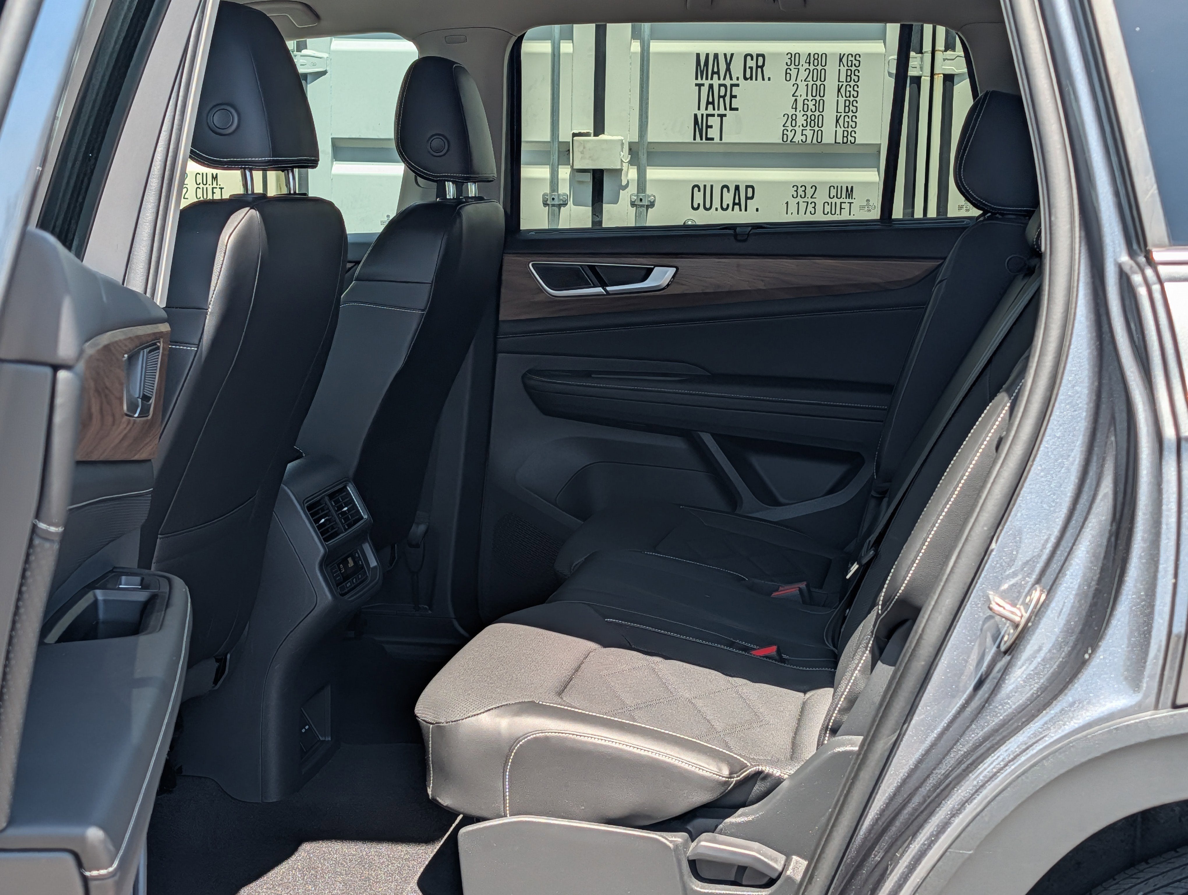 2024 Volkswagen Atlas 2.0T SE w/ Technology