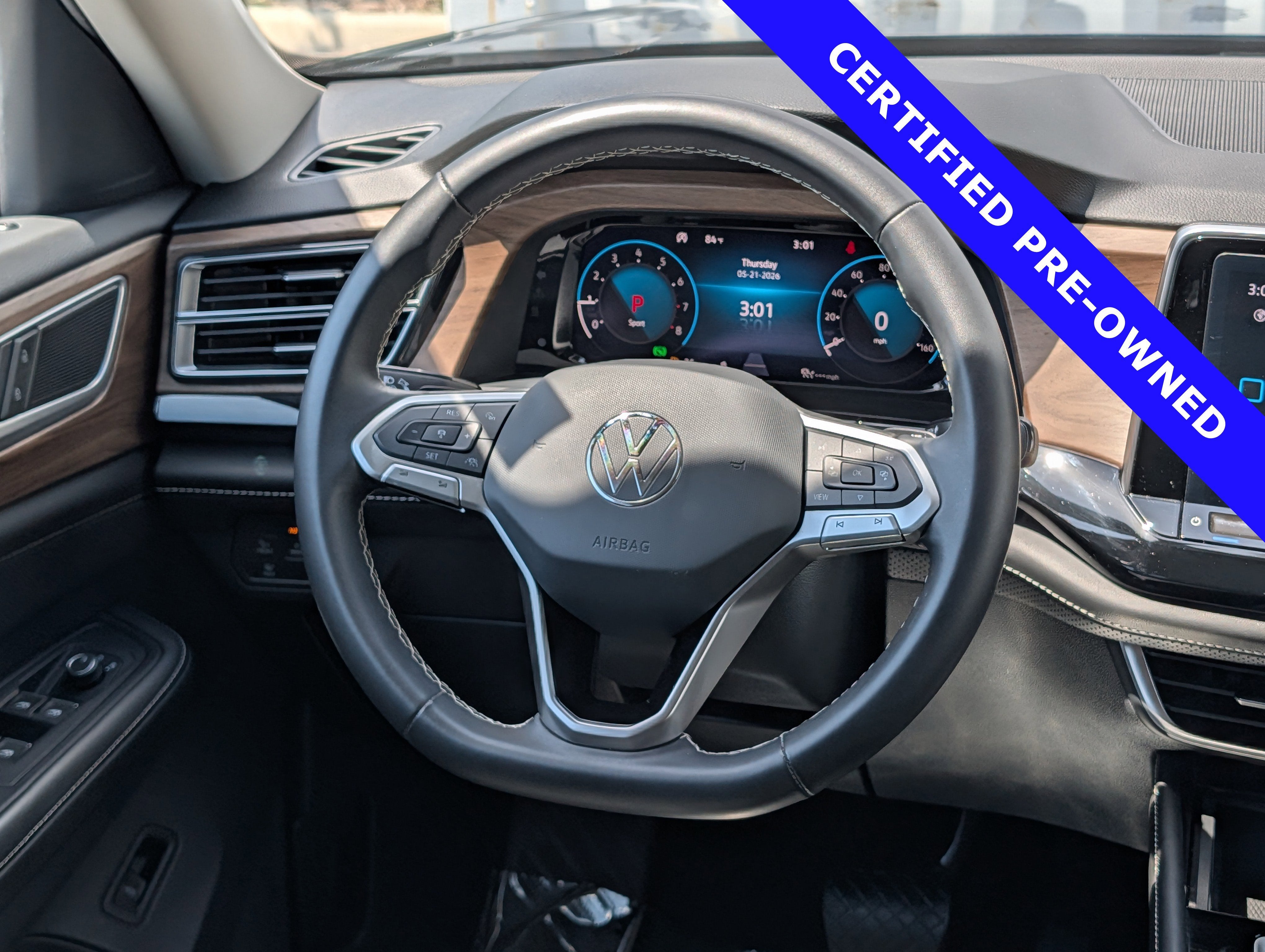 2024 Volkswagen Atlas 2.0T SE w/ Technology