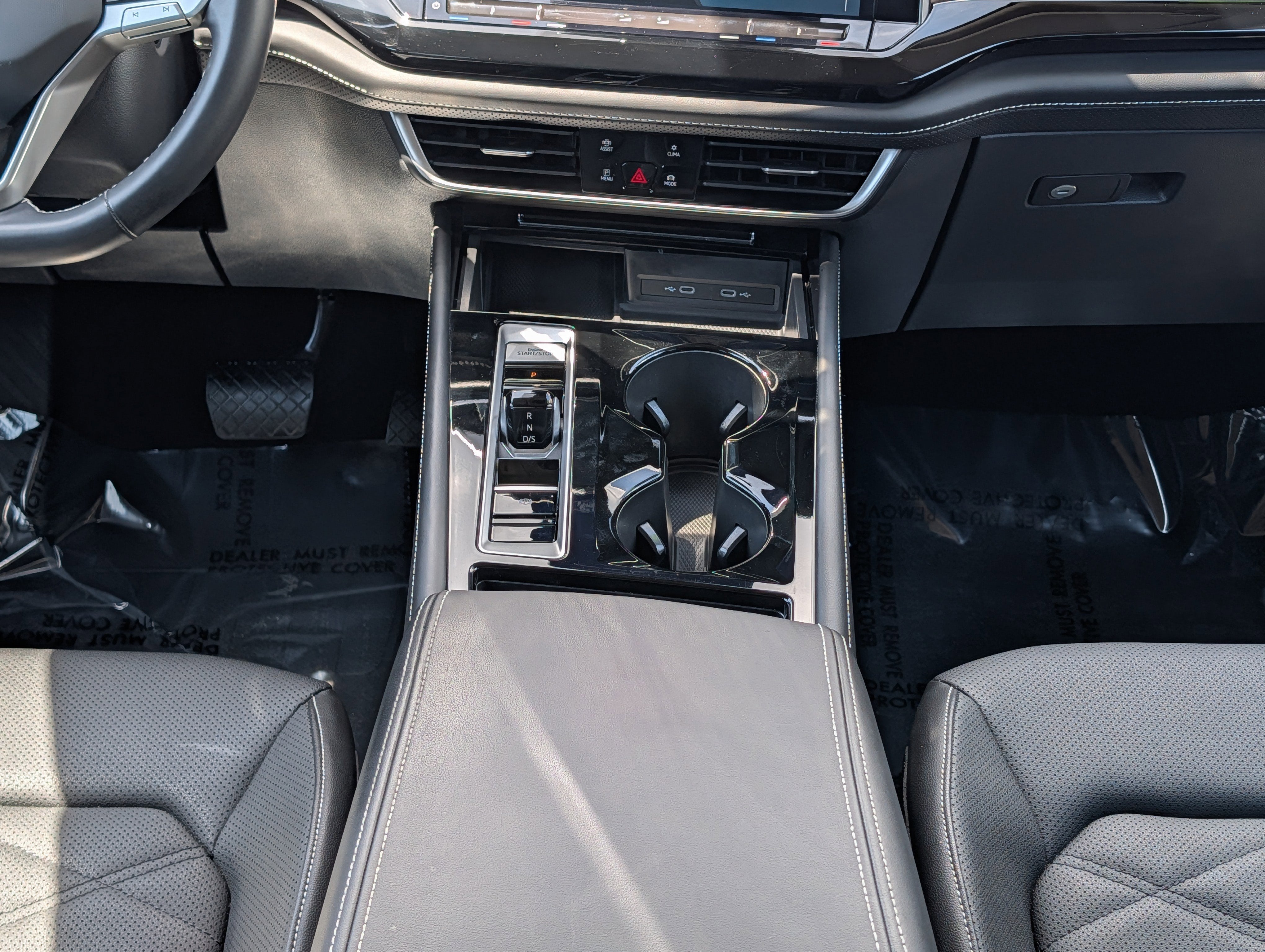 2024 Volkswagen Atlas 2.0T SE w/ Technology
