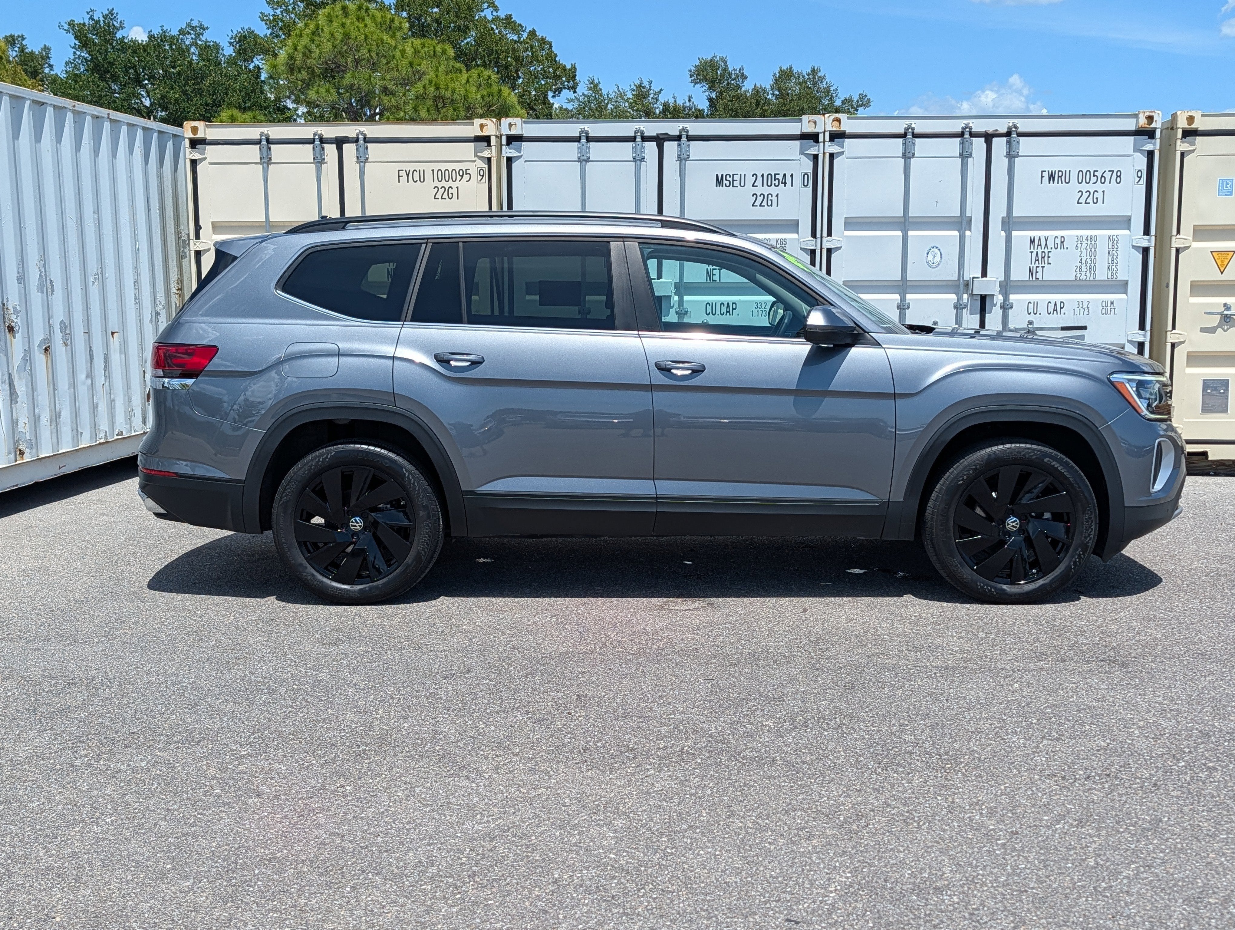 2024 Volkswagen Atlas 2.0T SE w/ Technology