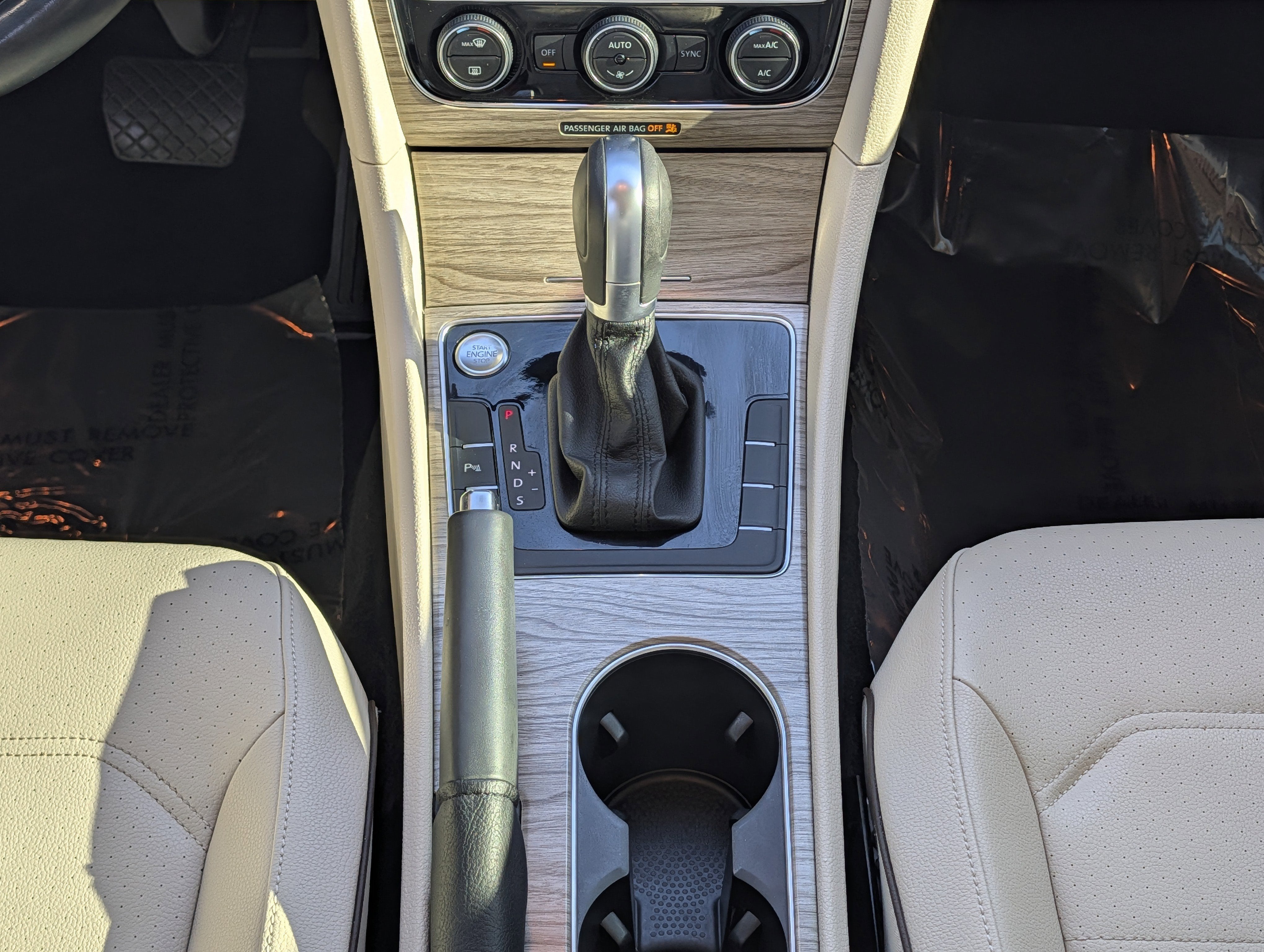 2018 Volkswagen Passat 2.0T SE w/ Technology