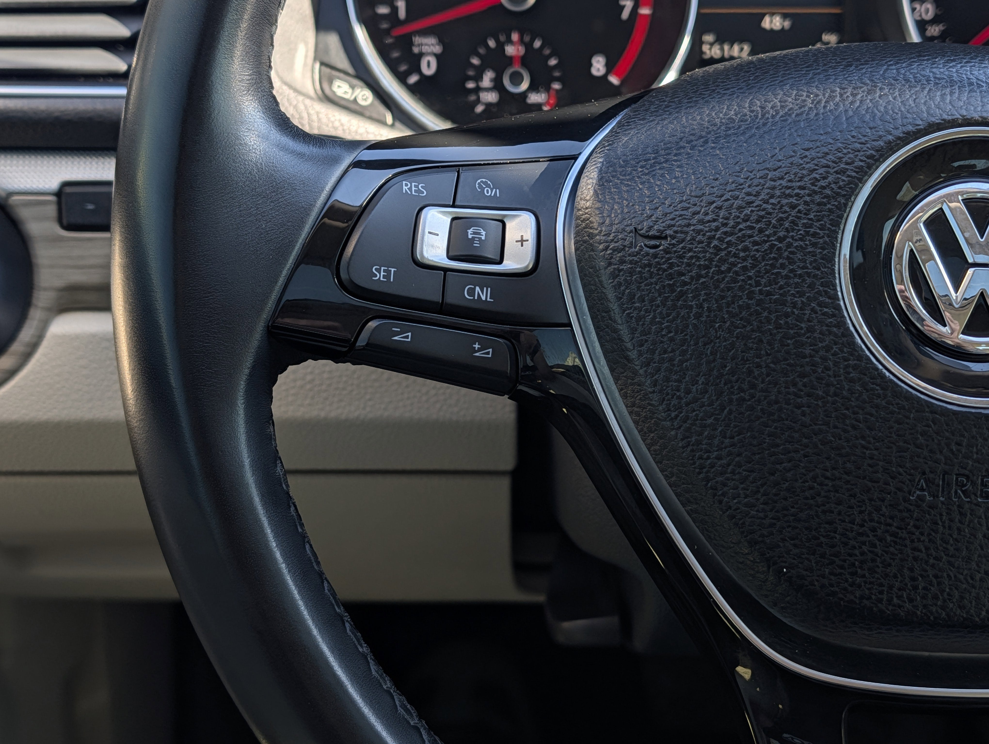 2018 Volkswagen Passat 2.0T SE w/ Technology