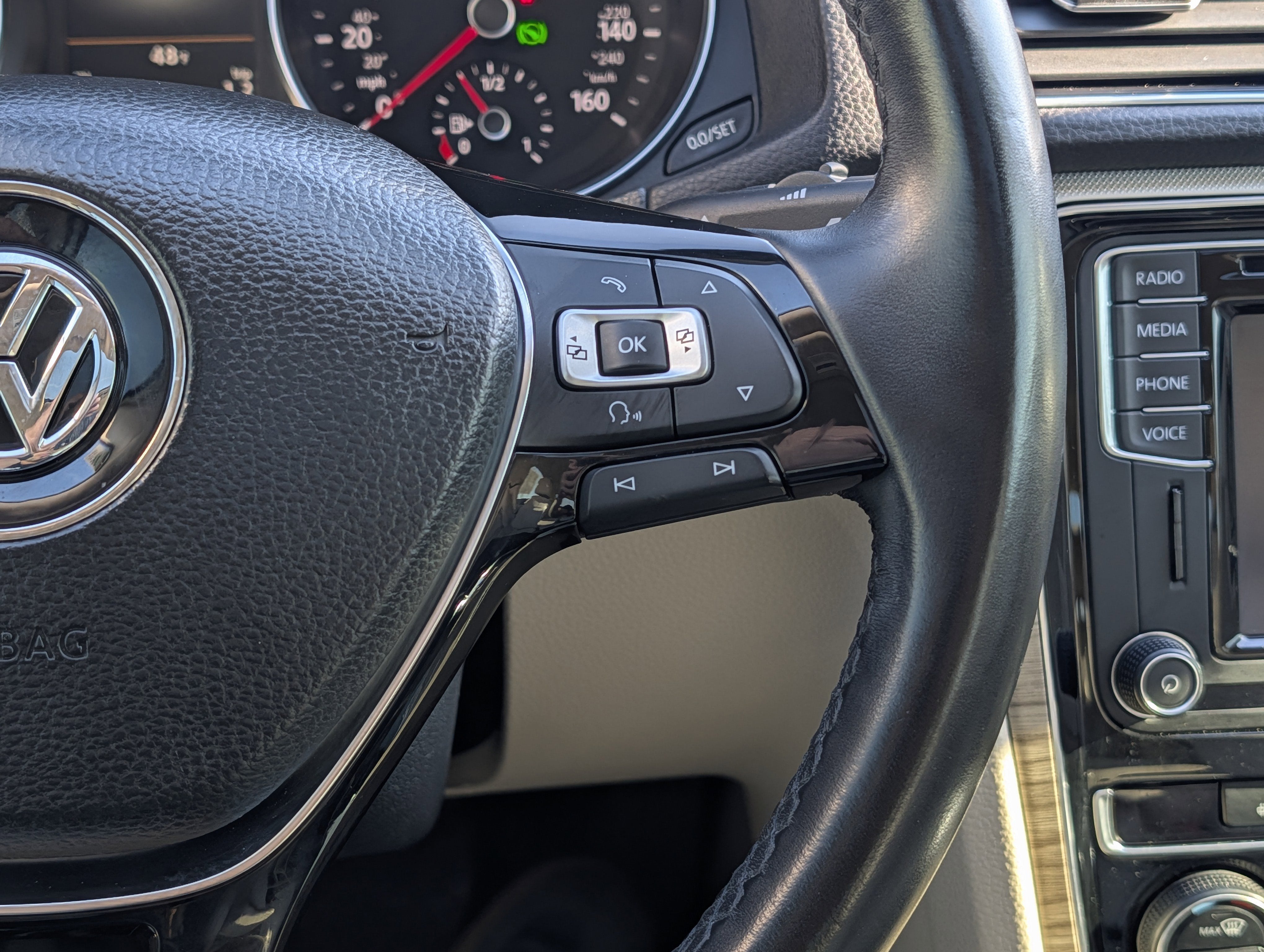 2018 Volkswagen Passat 2.0T SE w/ Technology