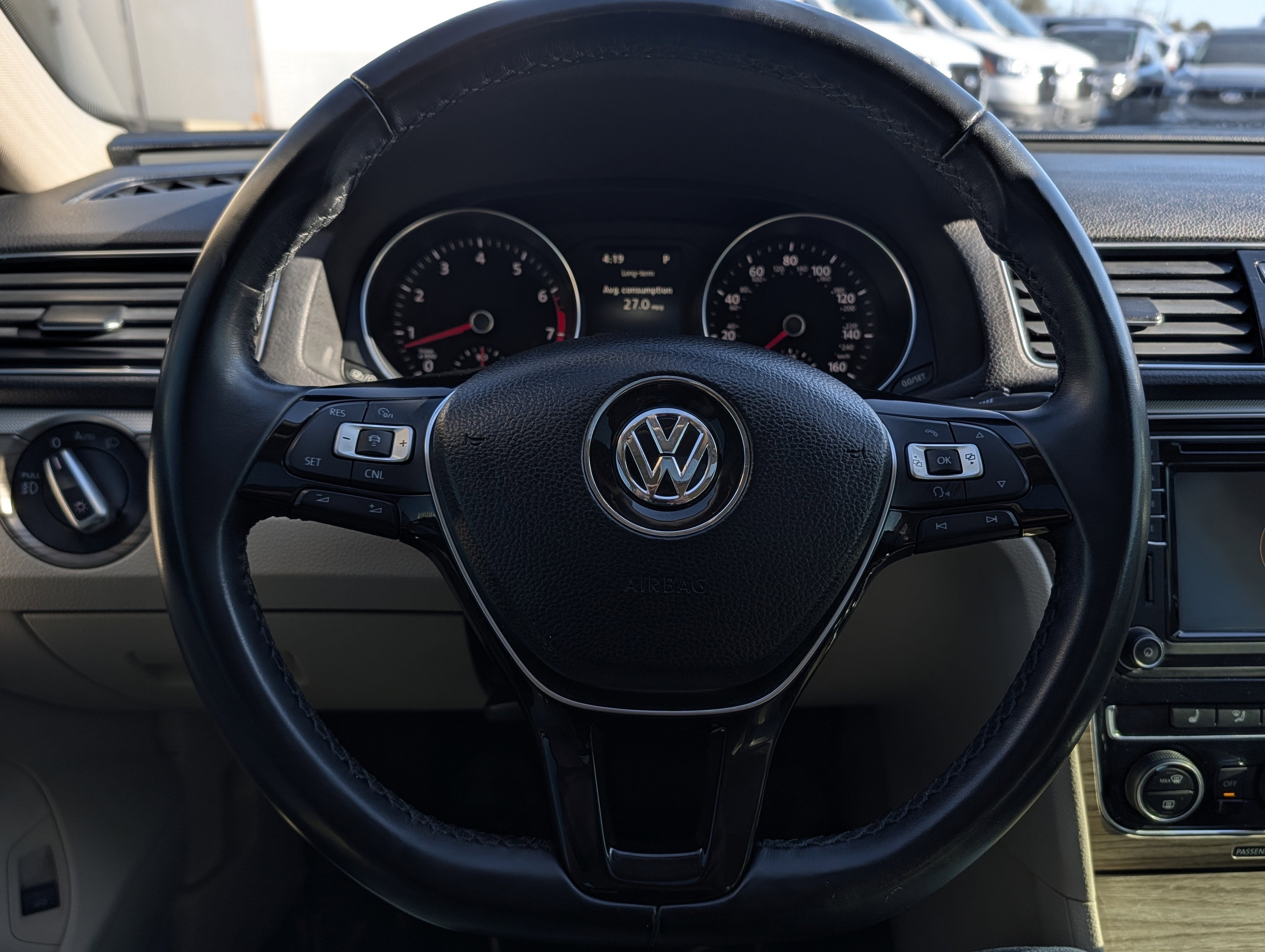 2018 Volkswagen Passat 2.0T SE w/ Technology