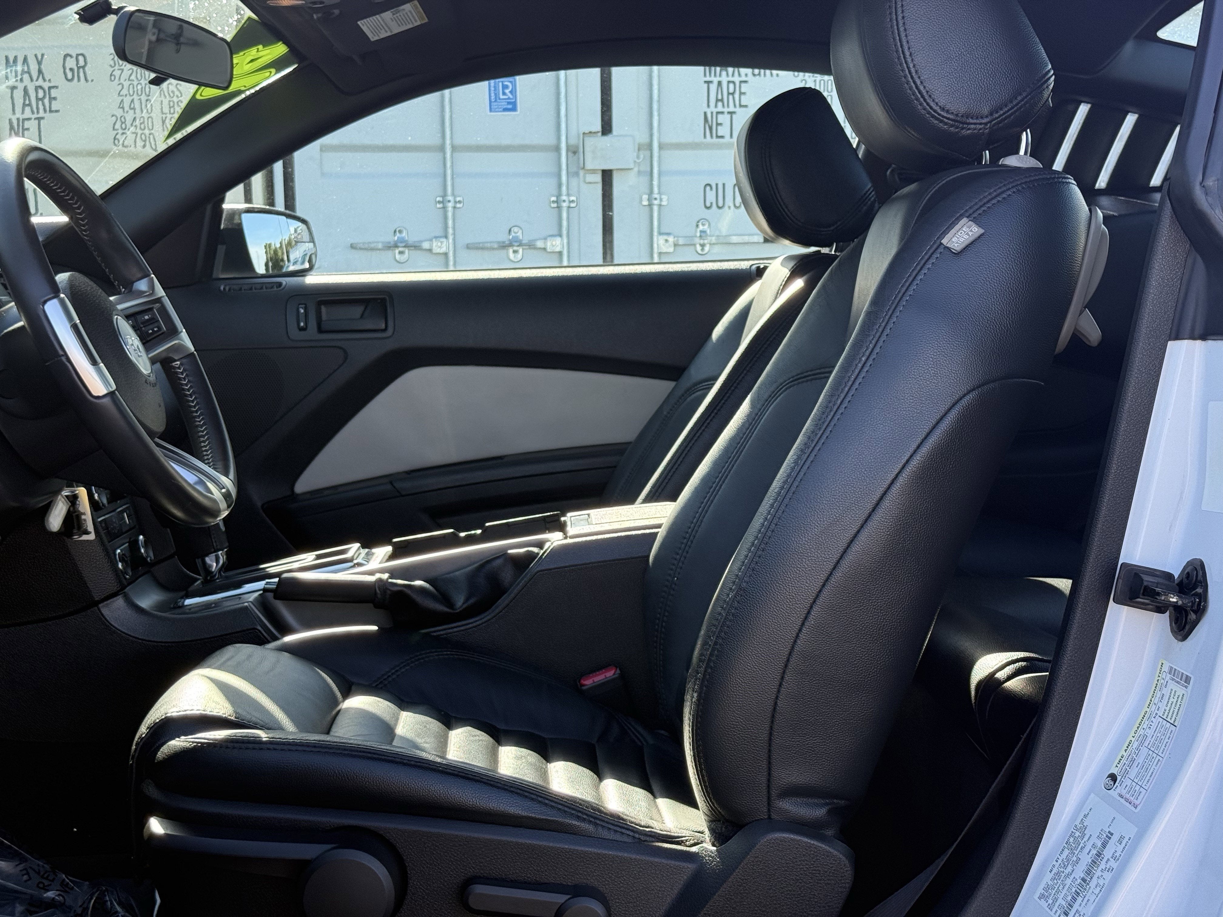 2014 Ford Mustang V6