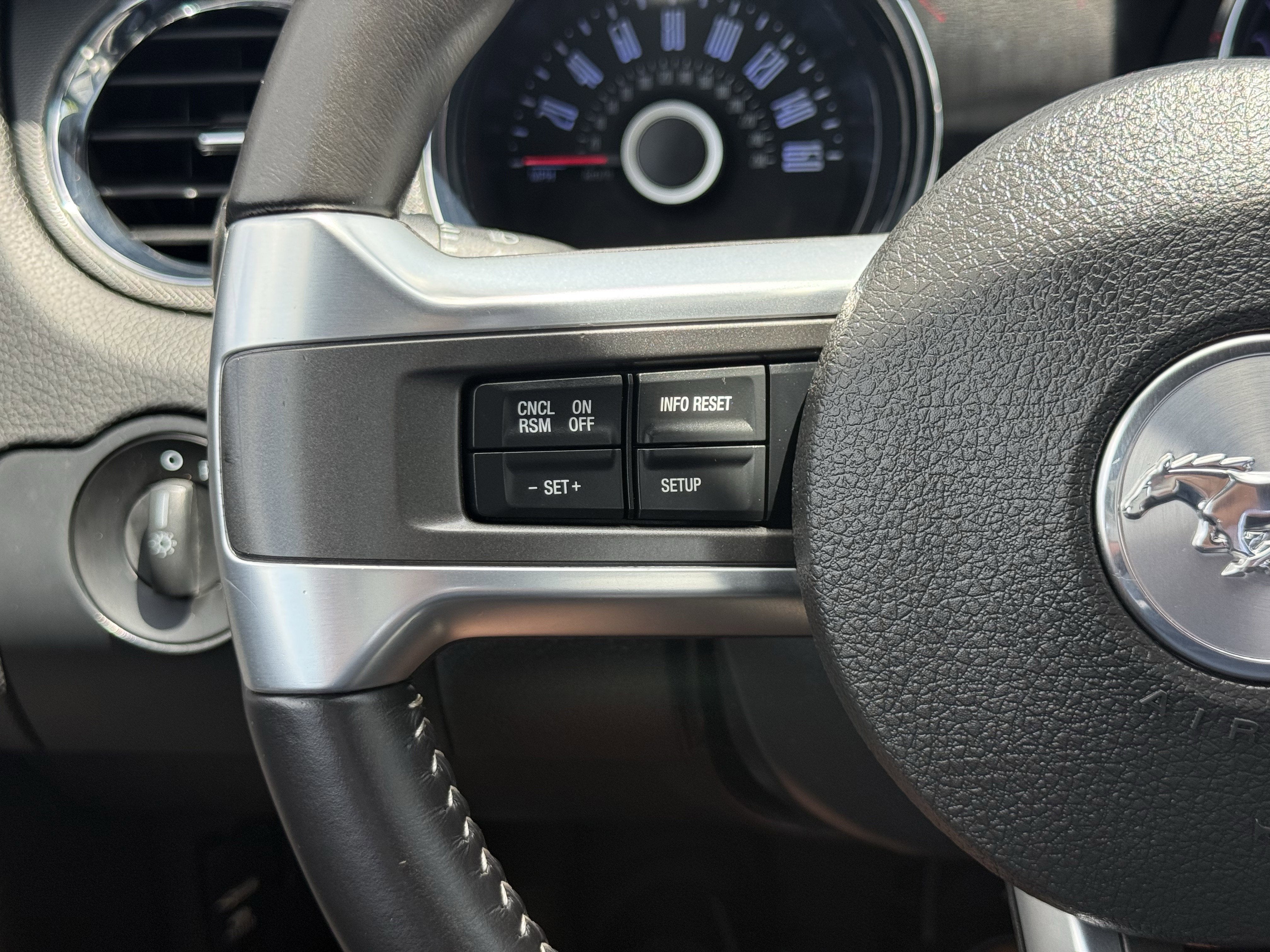 2014 Ford Mustang V6