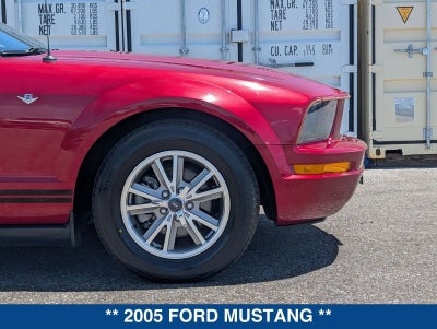 2005 Ford Mustang Deluxe