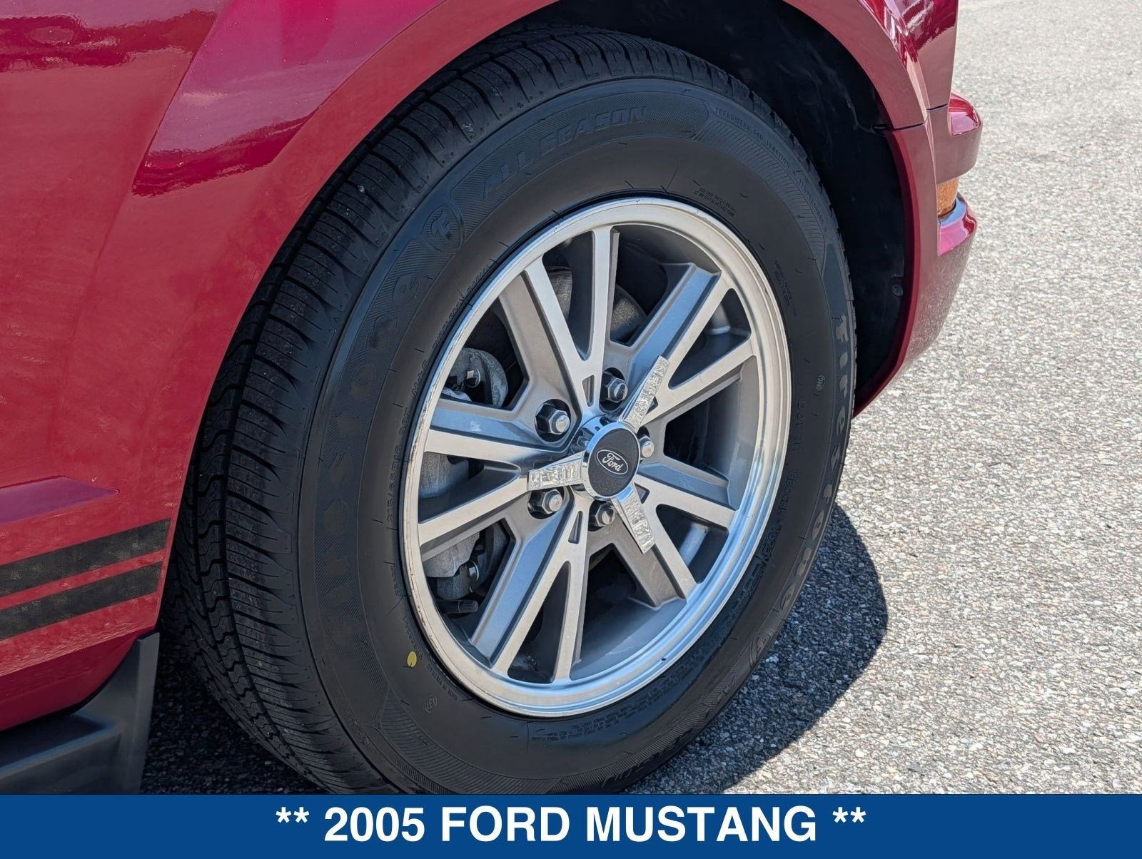 2005 Ford Mustang Deluxe