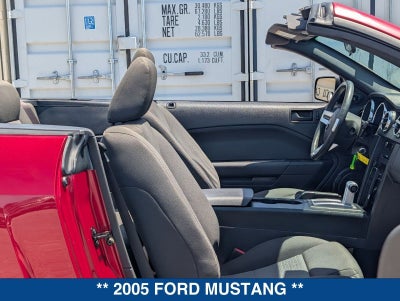 2005 Ford Mustang Deluxe